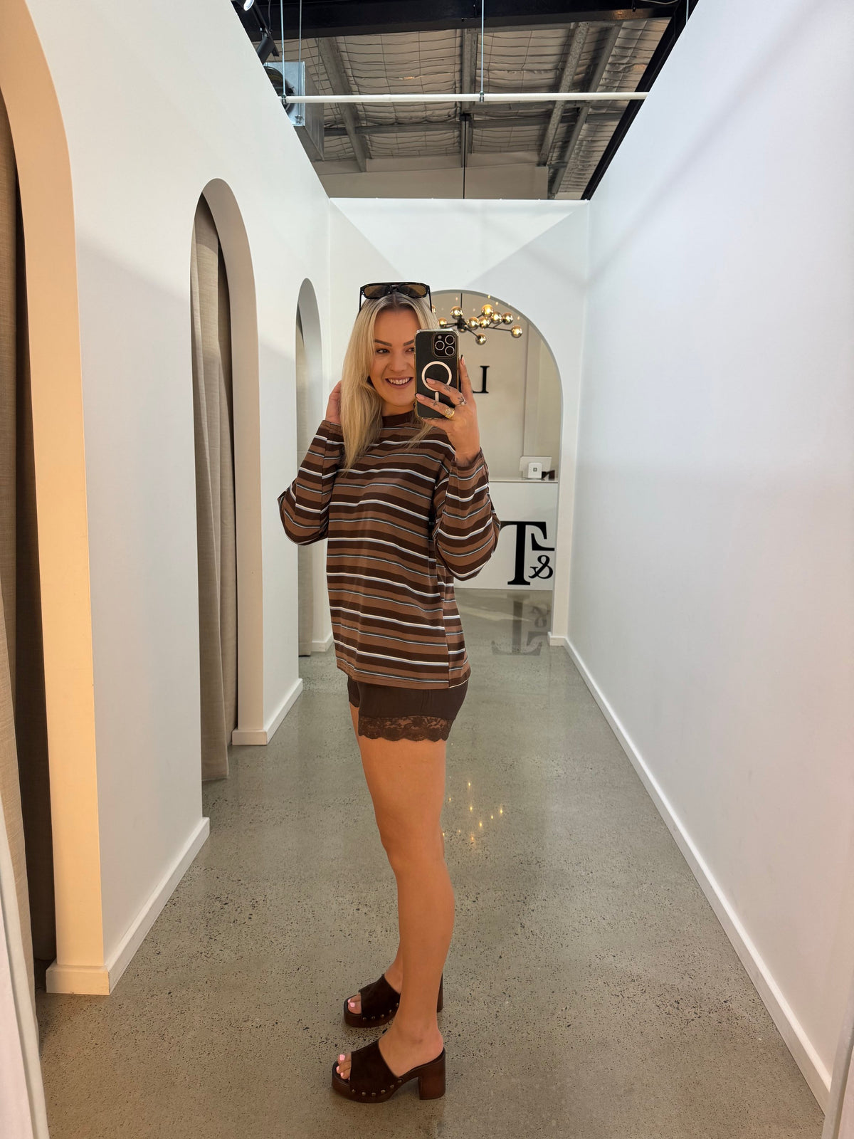 BY FRANKiE / CHOCOLATE CUPRO LACE SHORTS / 971-2