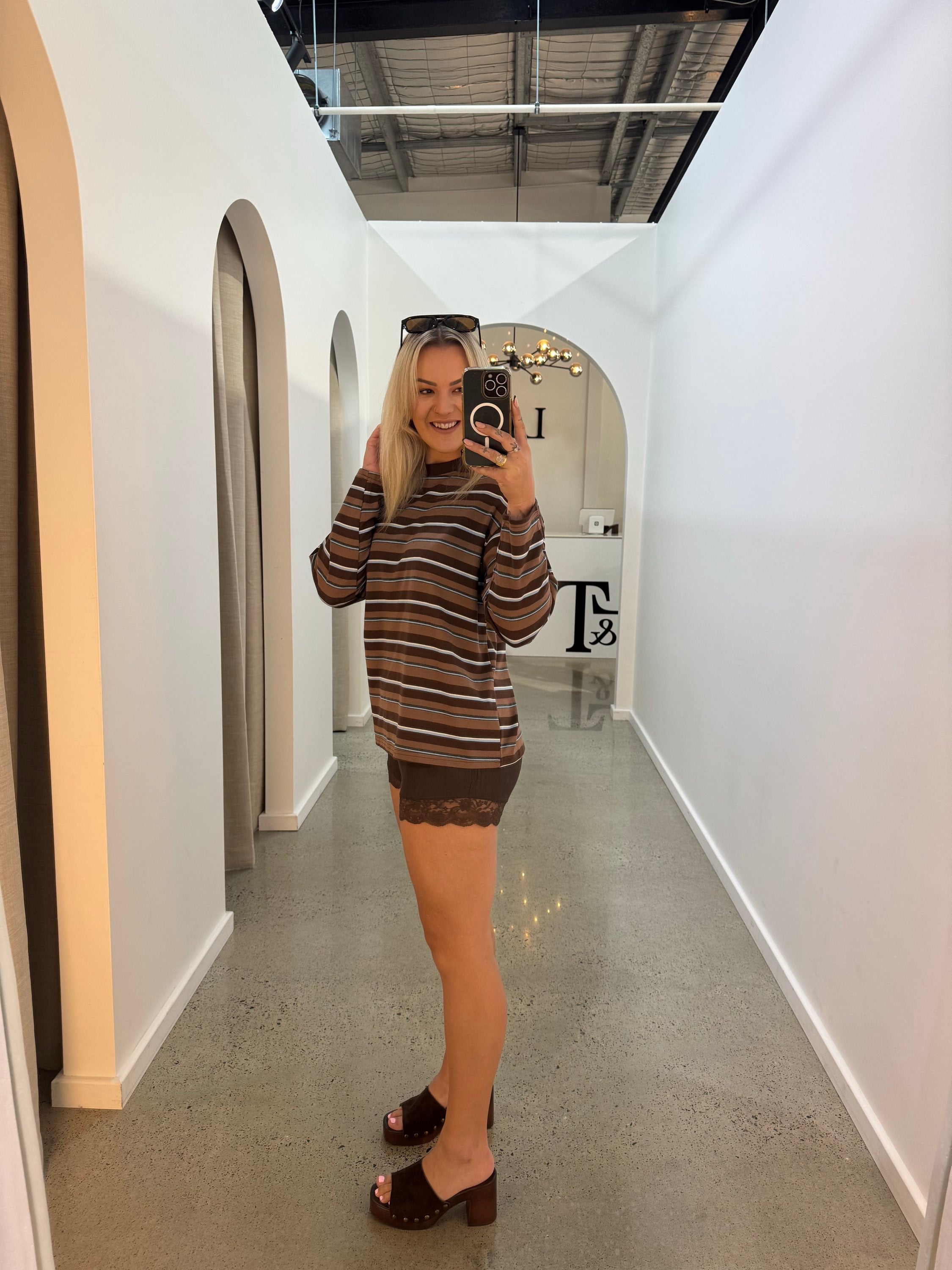BY FRANKiE / CHOCOLATE CUPRO LACE SHORTS / 971-2