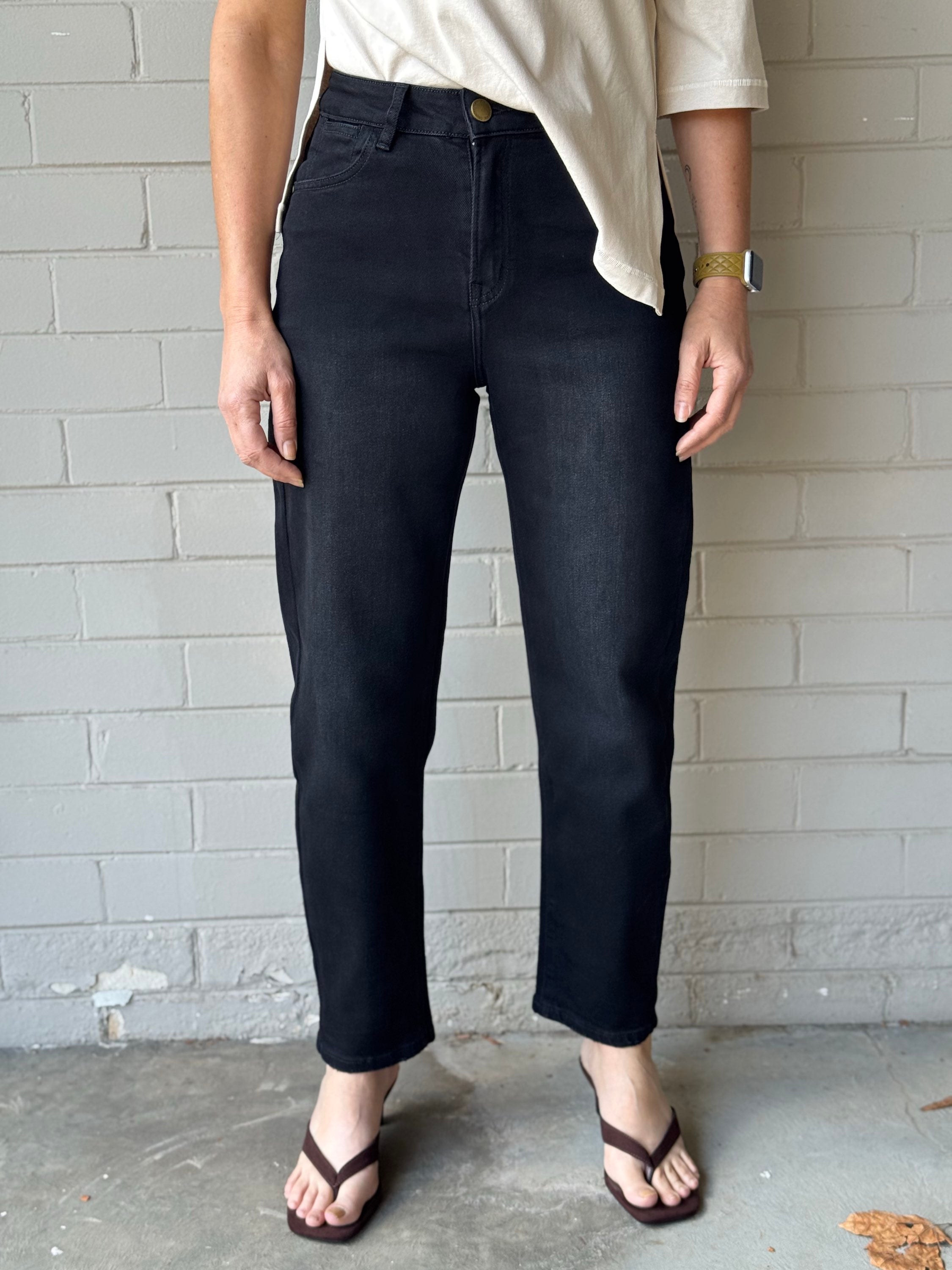 COUNTRY DENIM /  MID BARREL JEANS / BLACK  / CGJ1826
