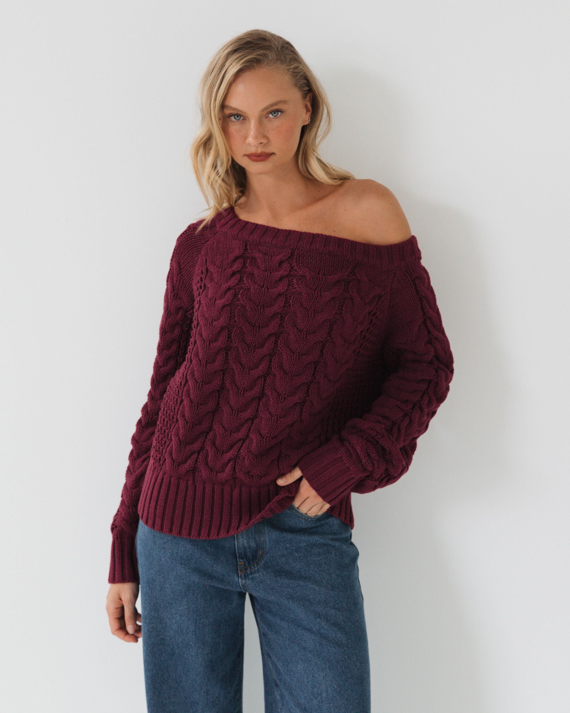 WHITE CLOSET / ELSA OFF SHOULDER KNIT / TF11624