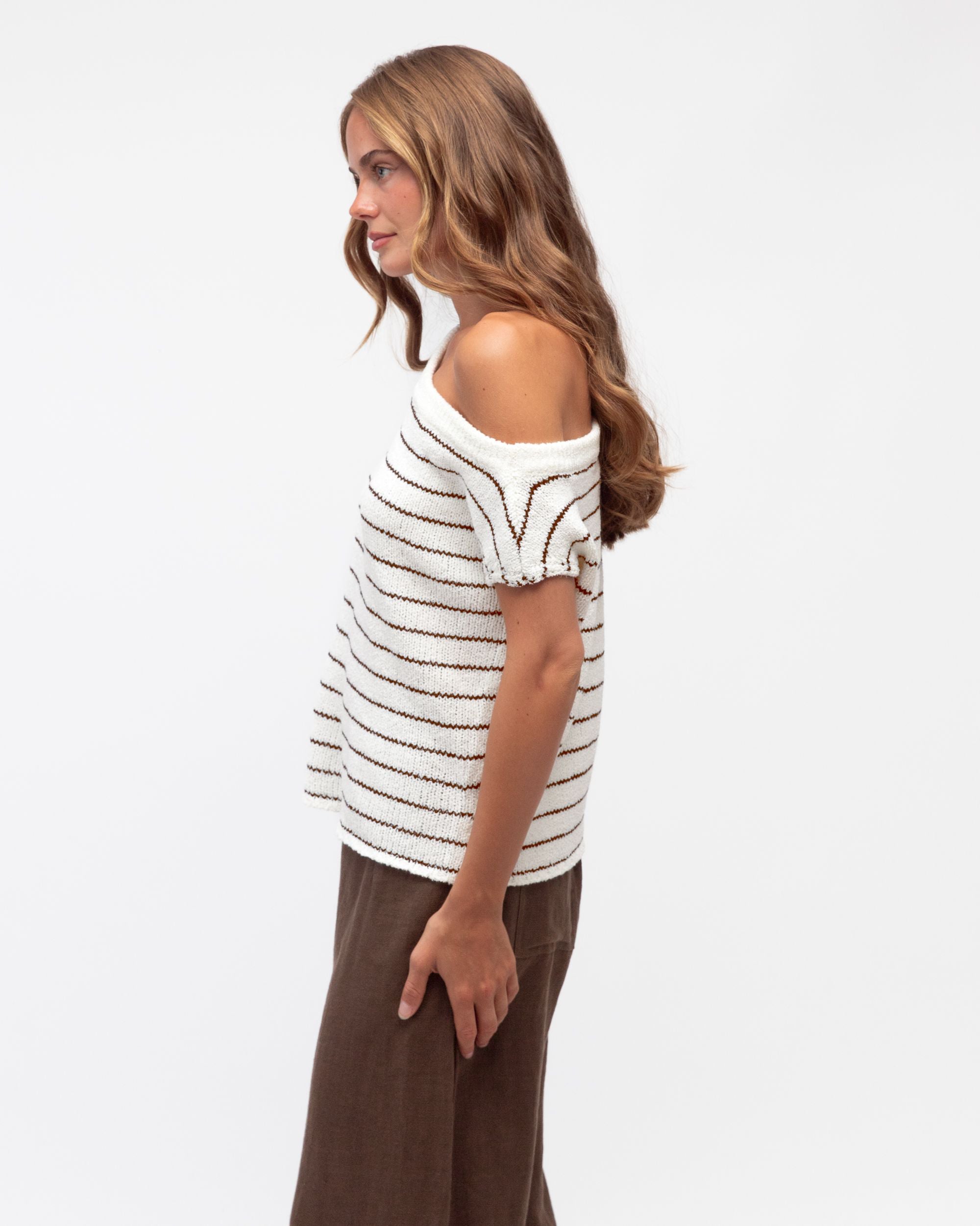 WHITE CLOSET / STRIPPED OUT ONE SHOULDER TOP / TF11513