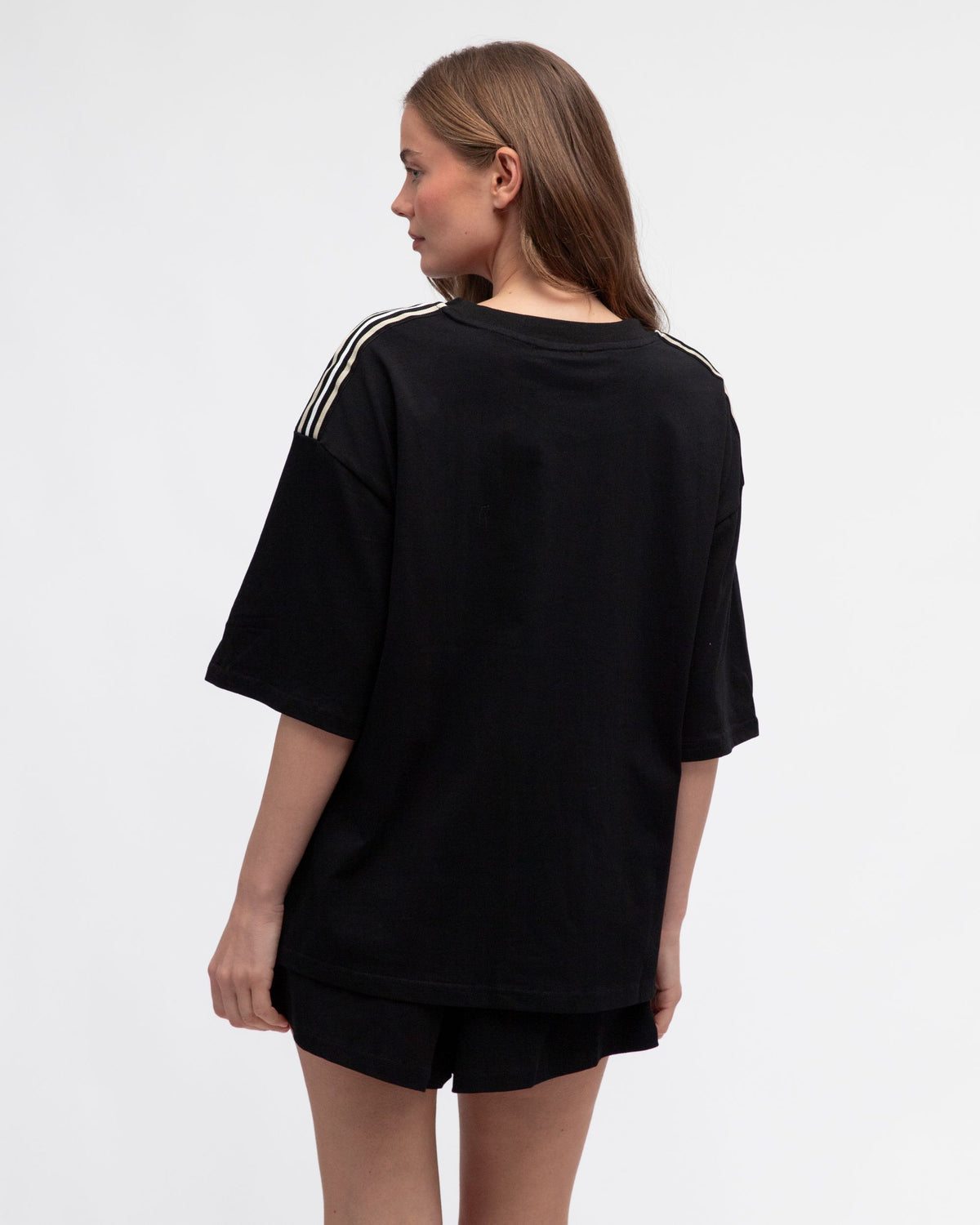 EBBY & I / STRAIGHT UP THE LINE TEE / BLACK / VV11531