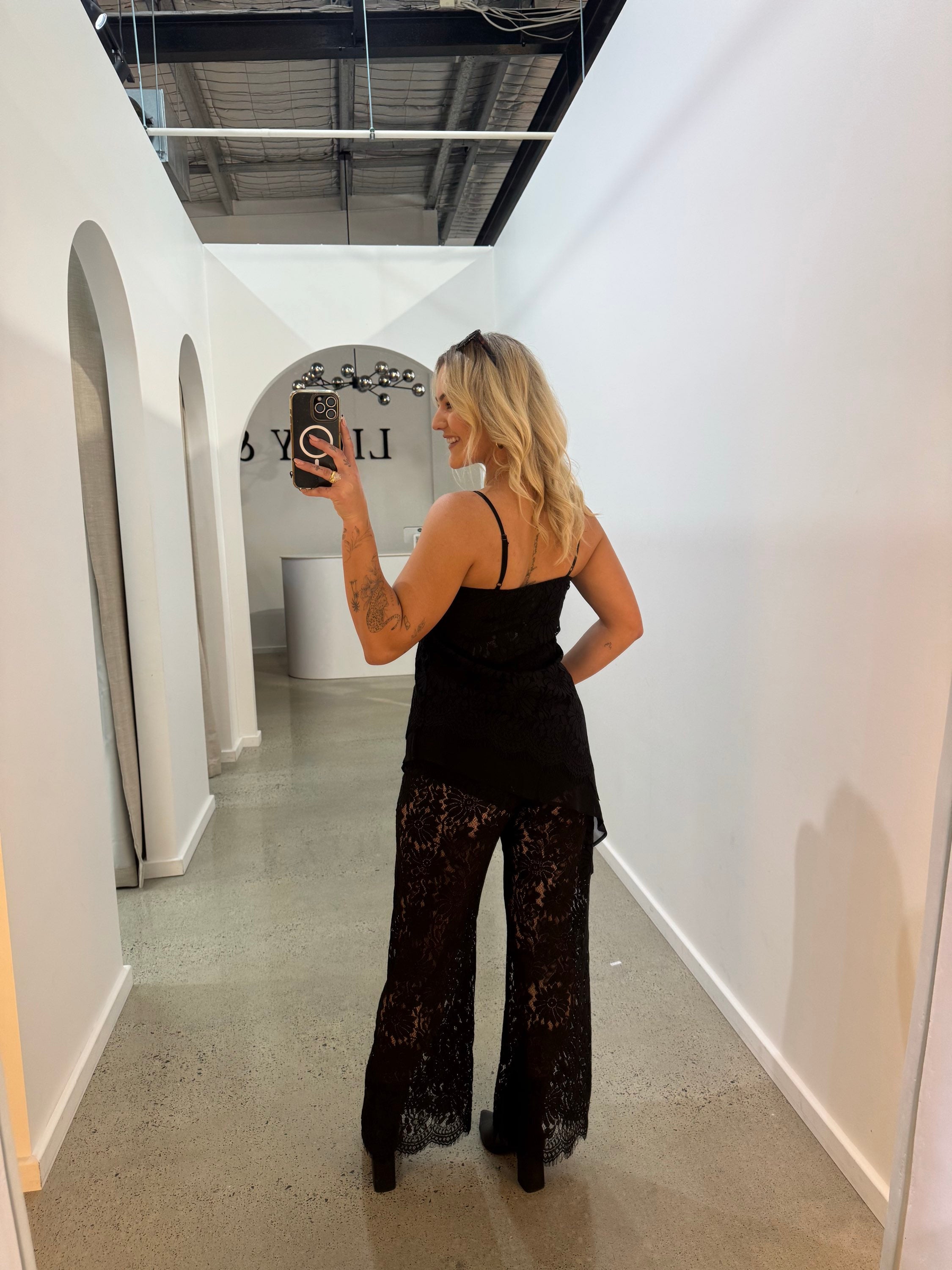 BY FRANKIE / BLACK LACE TOP / 919-1