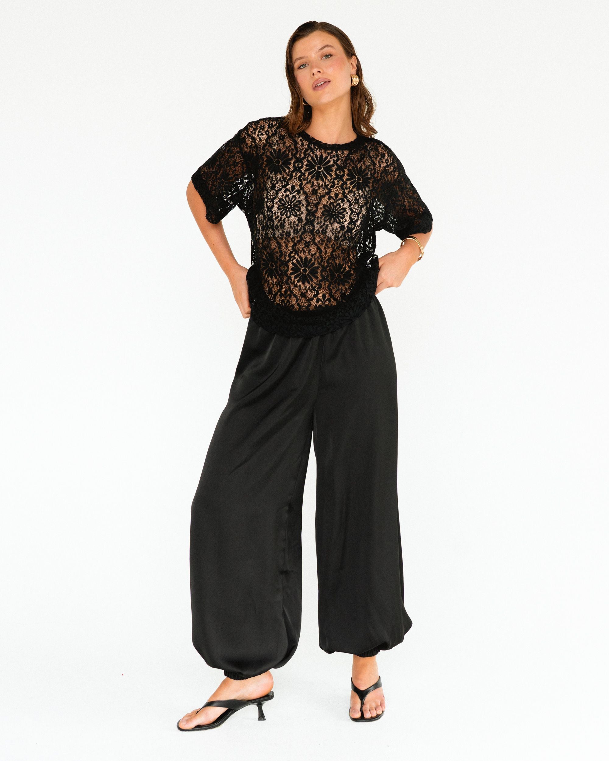 WHITE CLOSET / ALI BALLON BLACK PANTS / TF11639