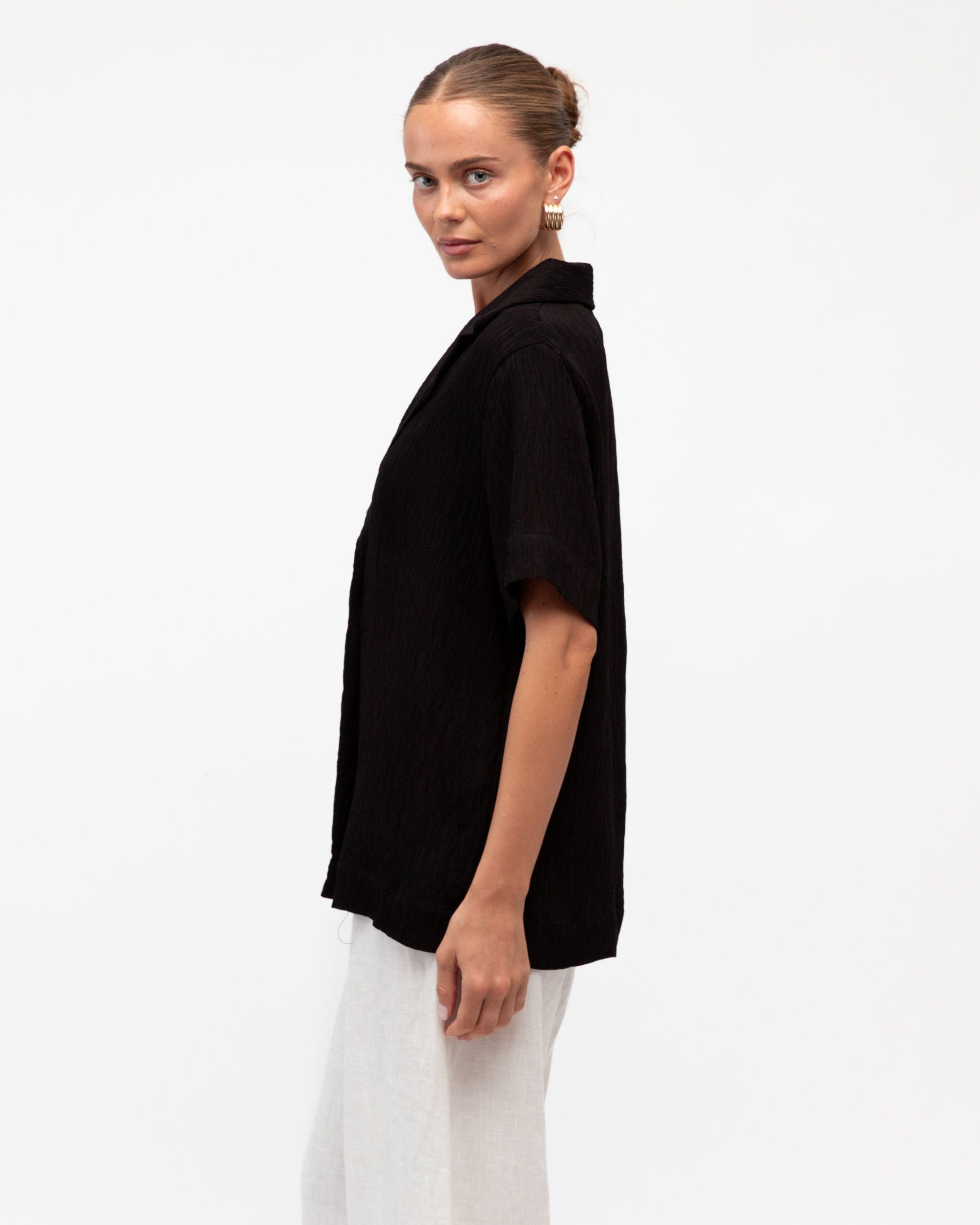 WHITE CLOSET / FRAN BLACK SHIRT / TF11541