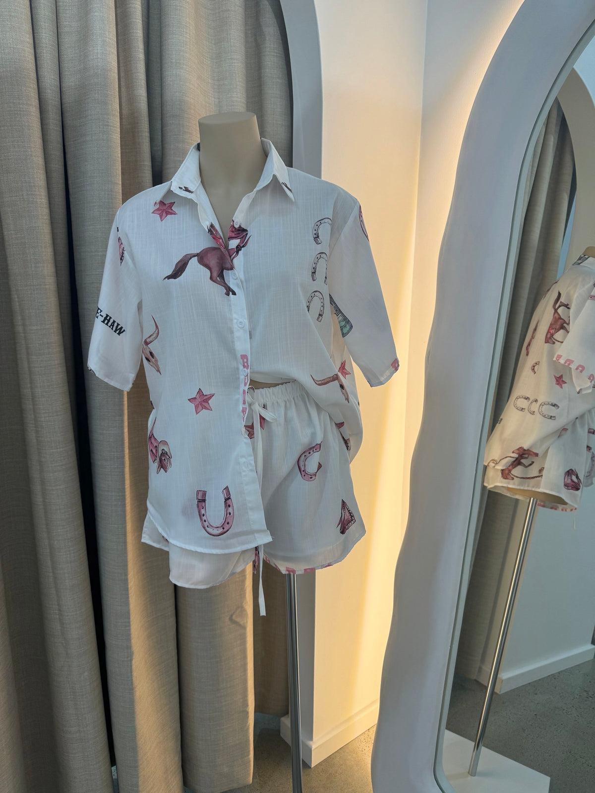 BY FRANKIE / RODEO SHORTS / WHITE