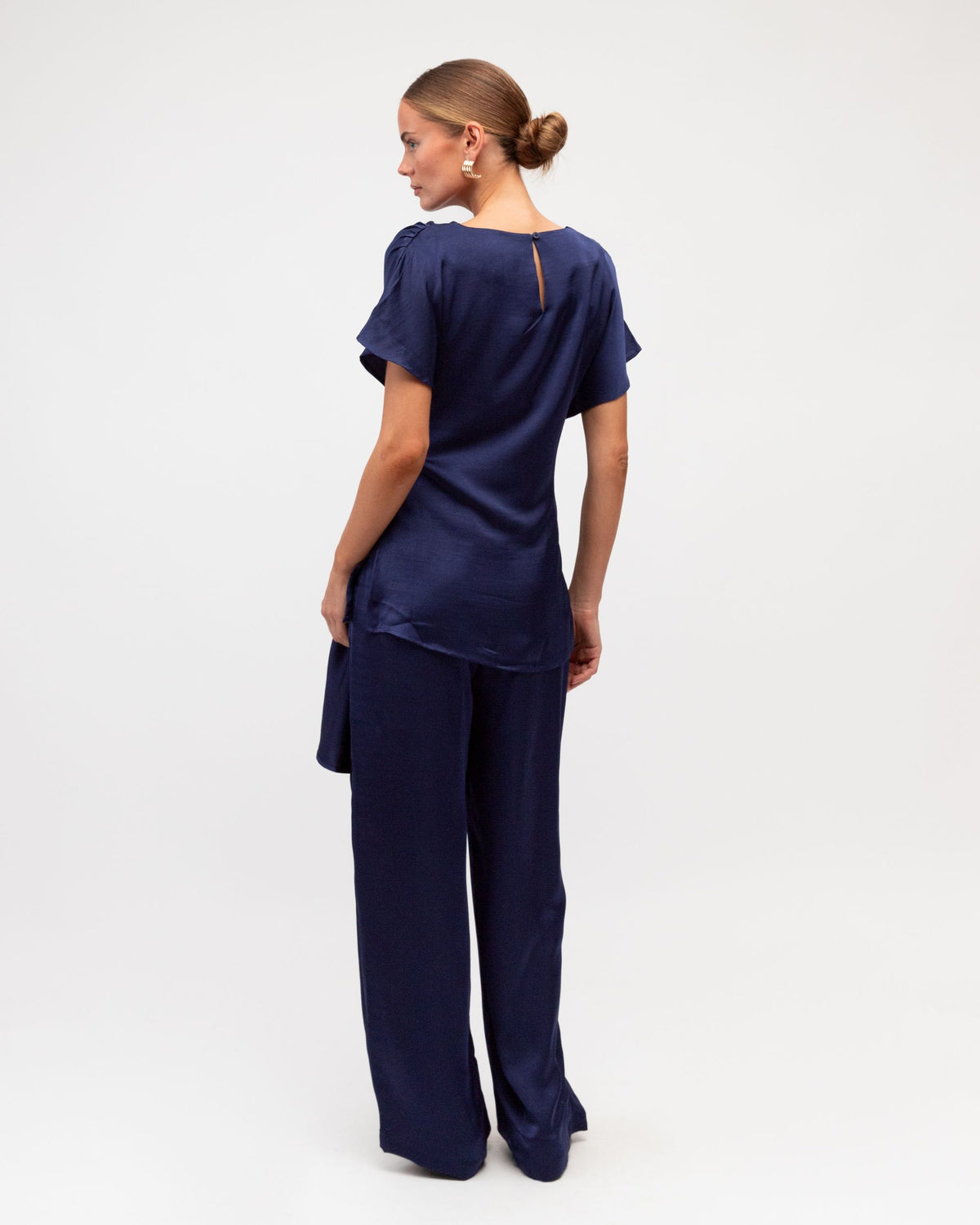 WHITE CLOSET / TAYLOR BLOUSE / NAVY / TF11739