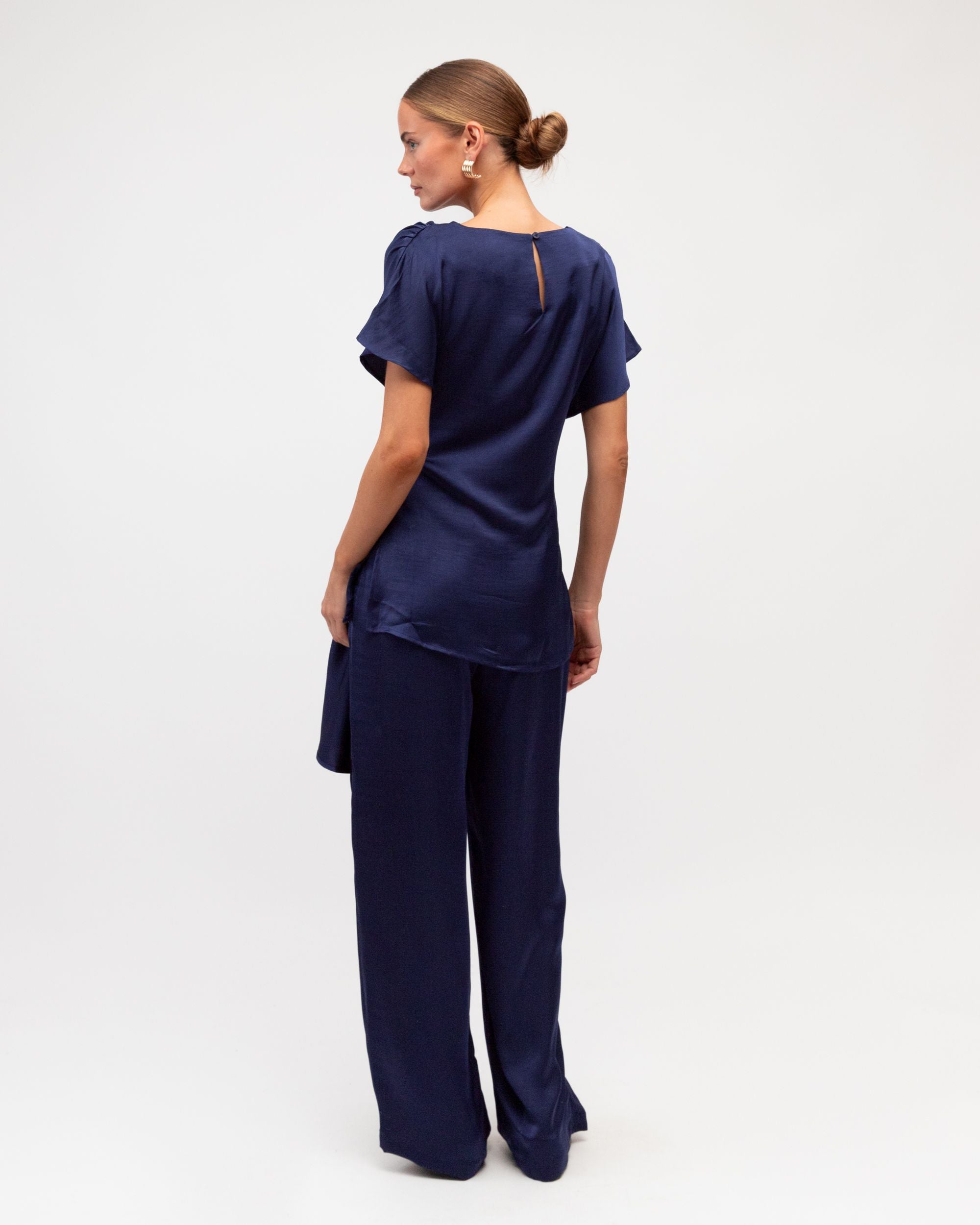 WHITE CLOSET / TAYLOR BLOUSE / NAVY / TF11739