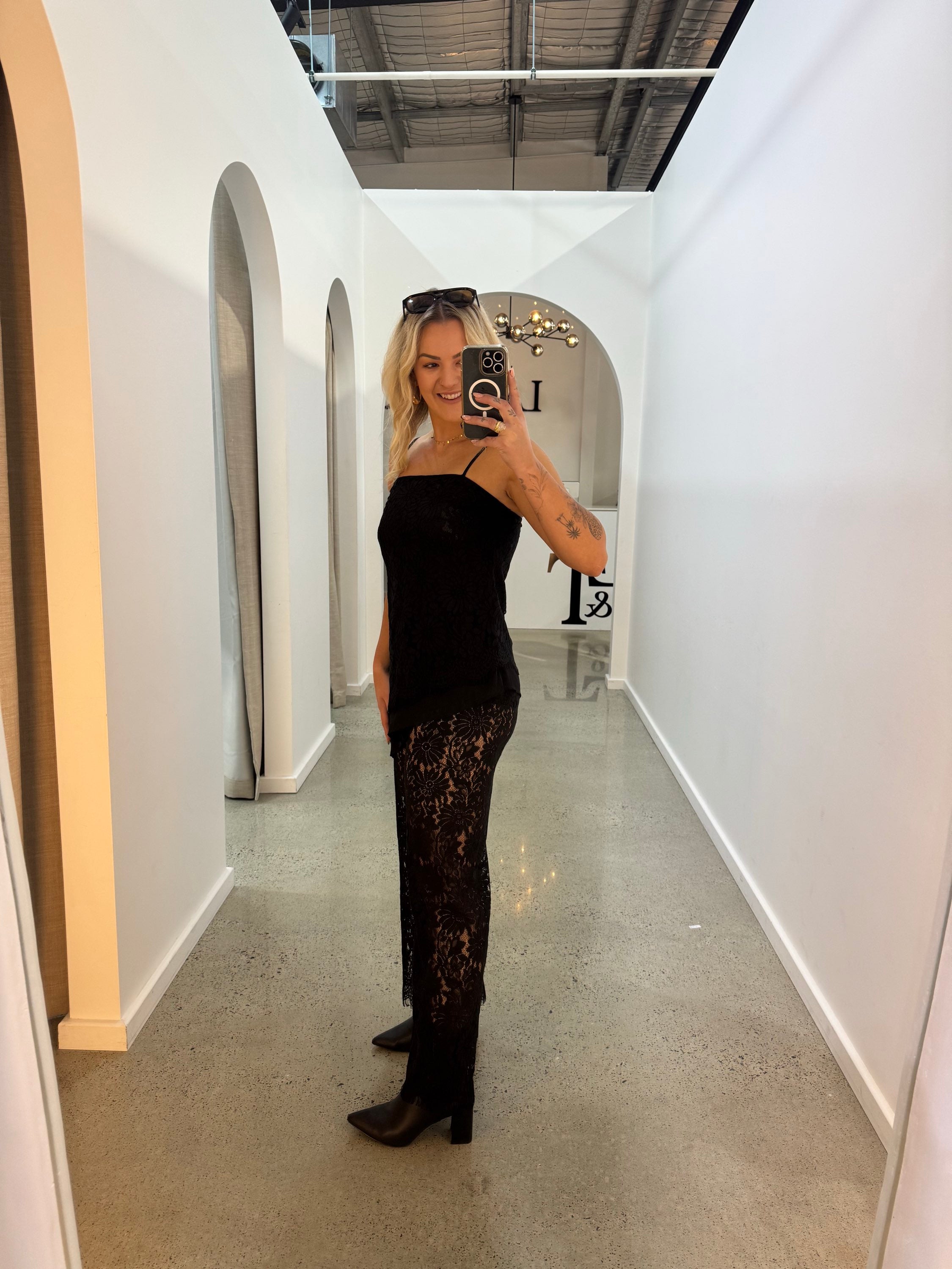 BY FRANKIE / BLACK LACE TOP / 919-1