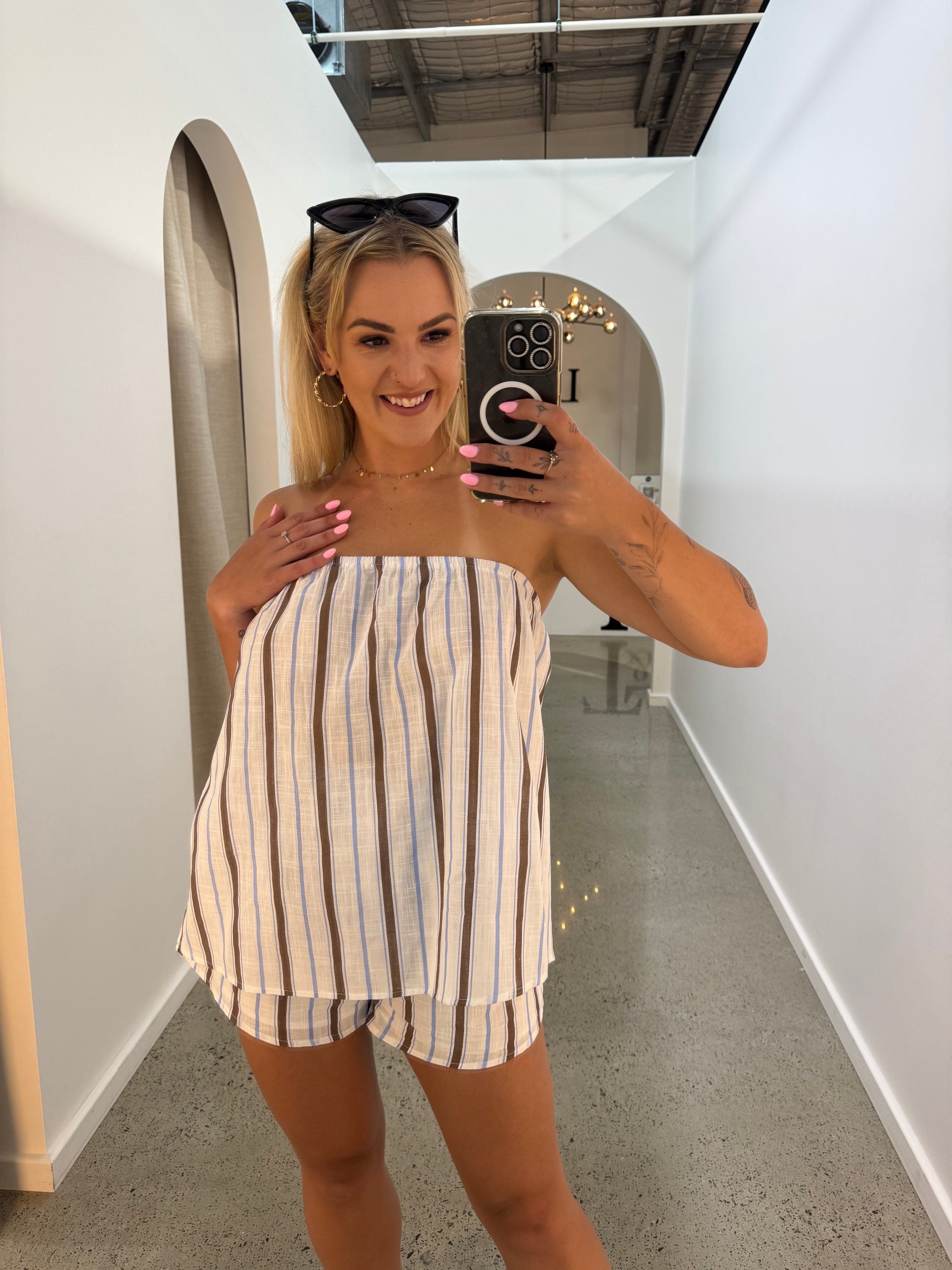 BY FRANKIE / STRIPE SHORTS  / 739-6