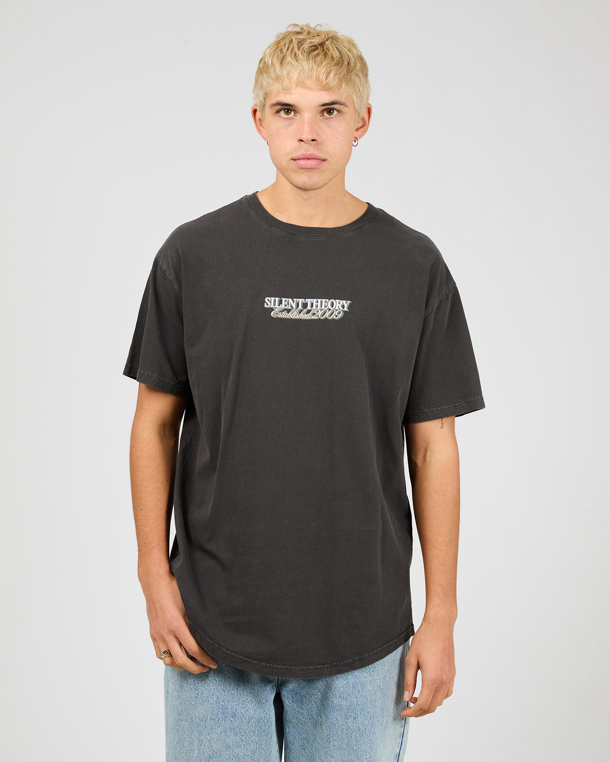 SILENT THEORY / FORMATION SCOOP TEE / 4076046.COAL
