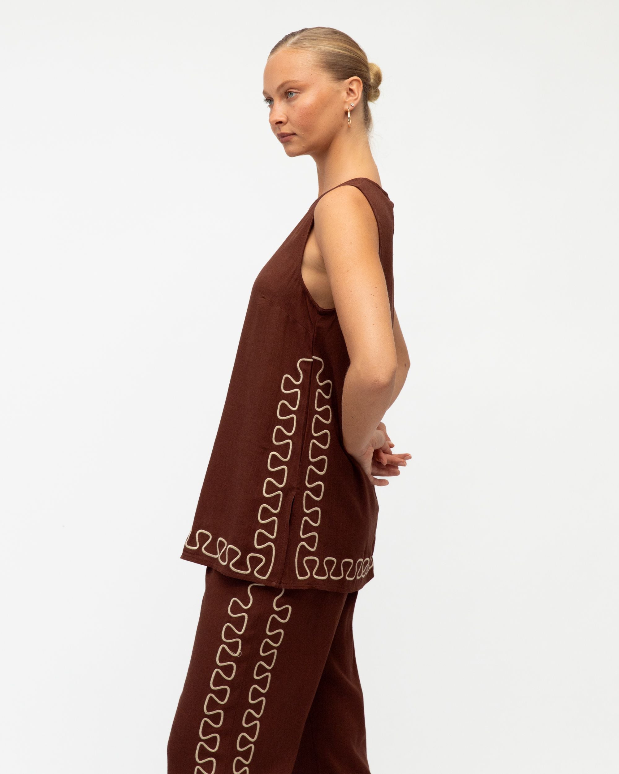 WHITE CLOSET / VARGA TOP / TF11649