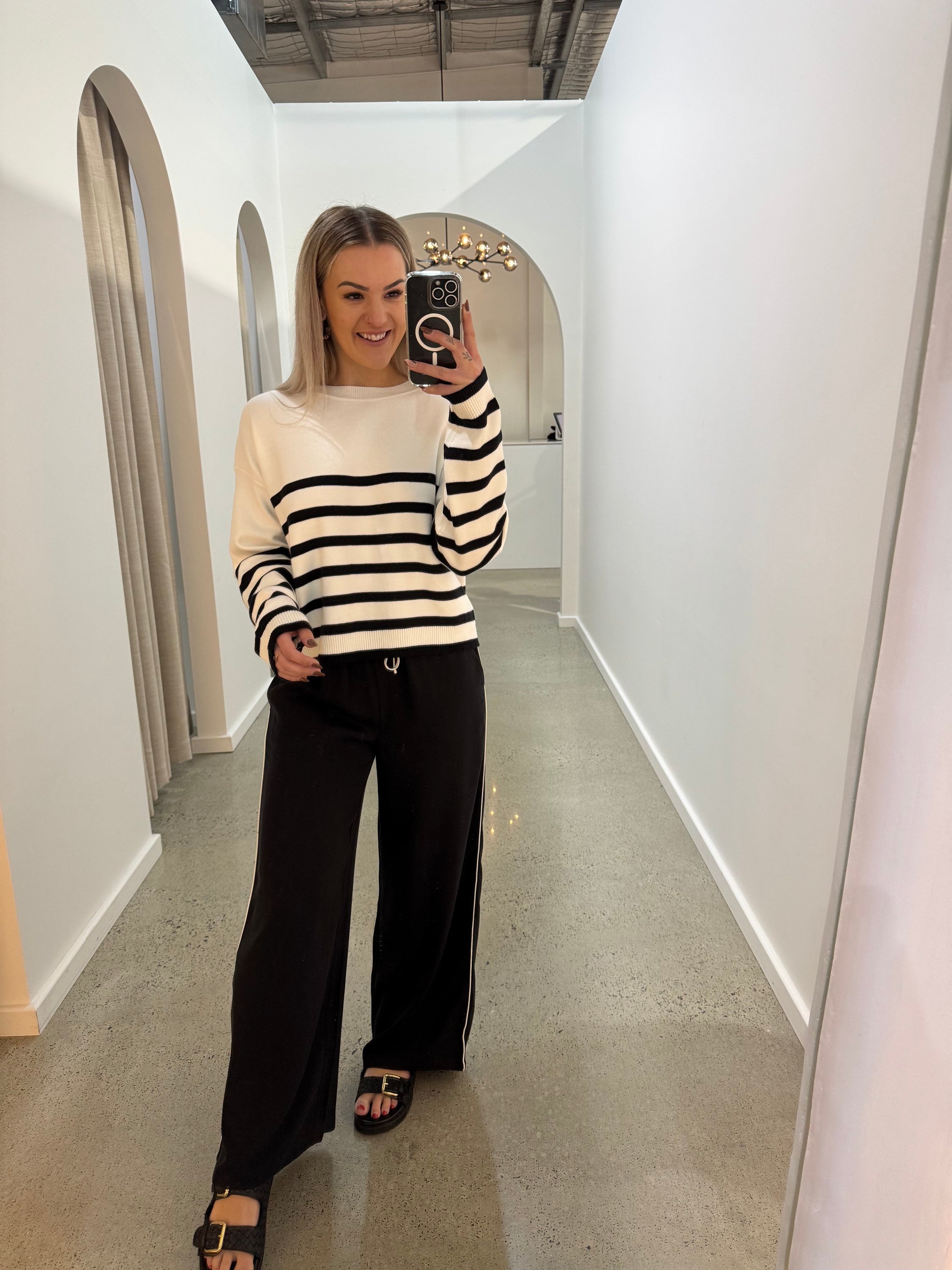 LITTLE LIES / LOTTIE TOP / BLACK / K25012210