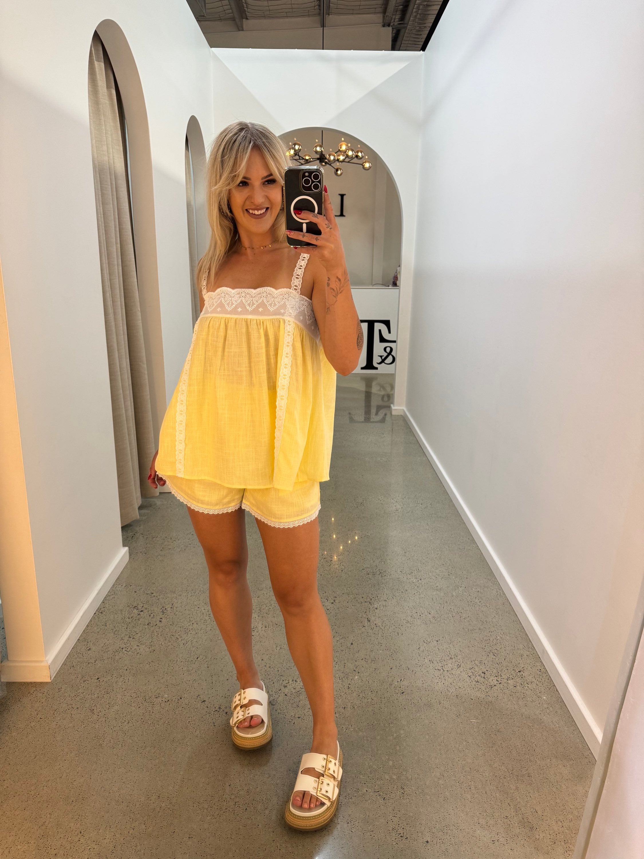 BY FRANKIE / LEMON LACE SHORTS / 65-1