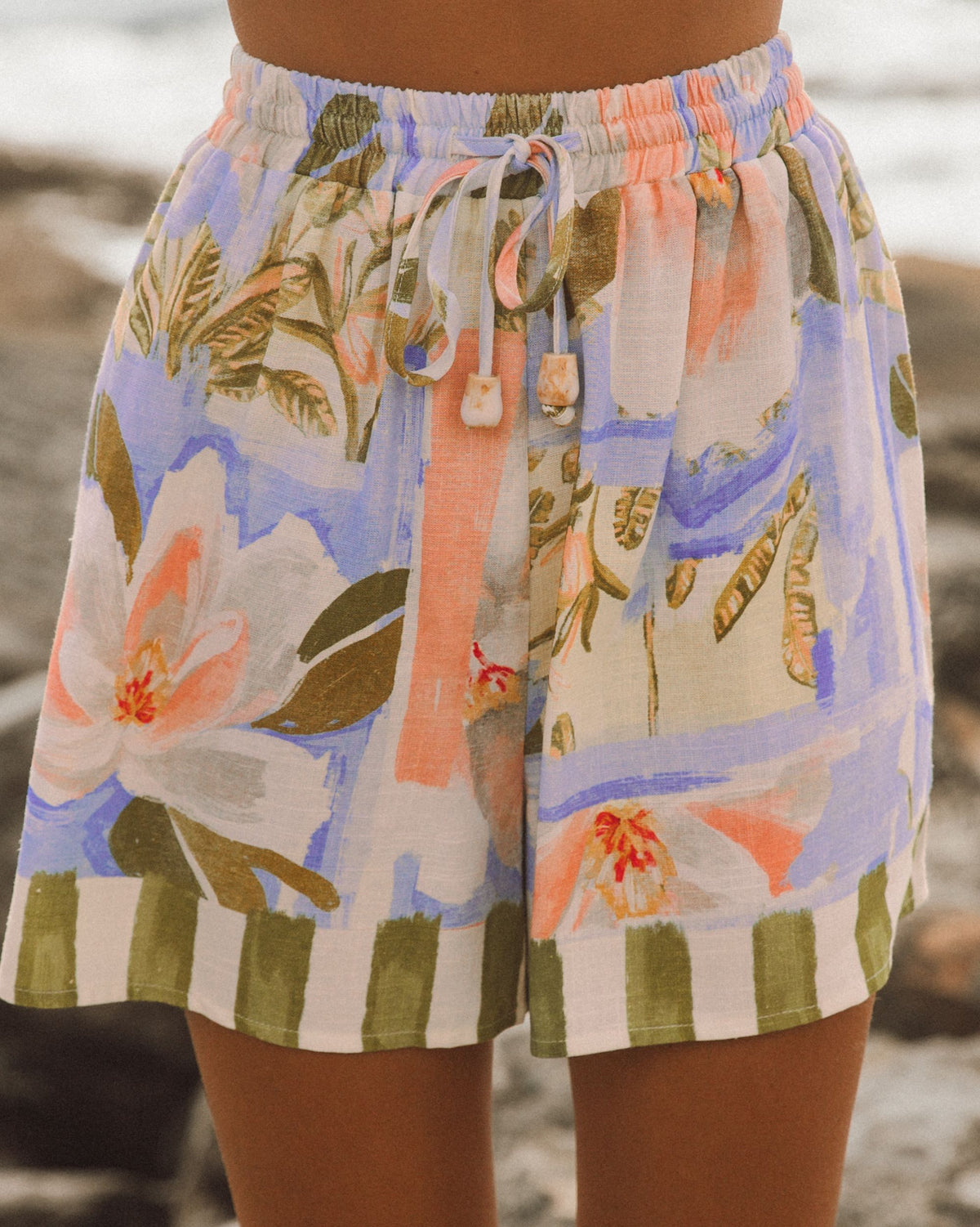 EBBY & I / DELPHINE SHORTS / VVNE11747