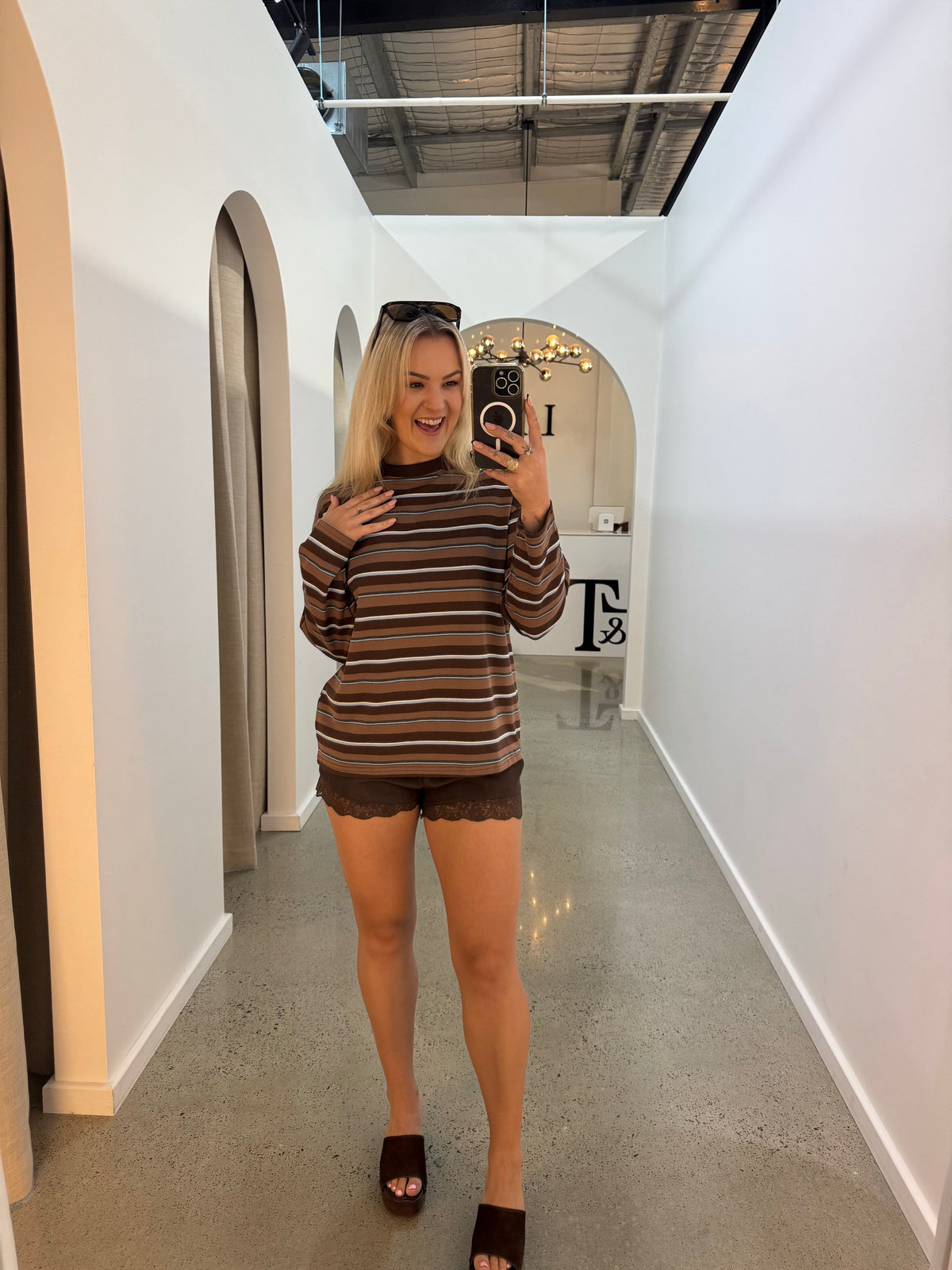 BY FRANKiE / CHOCOLATE CUPRO LACE SHORTS / 971-2