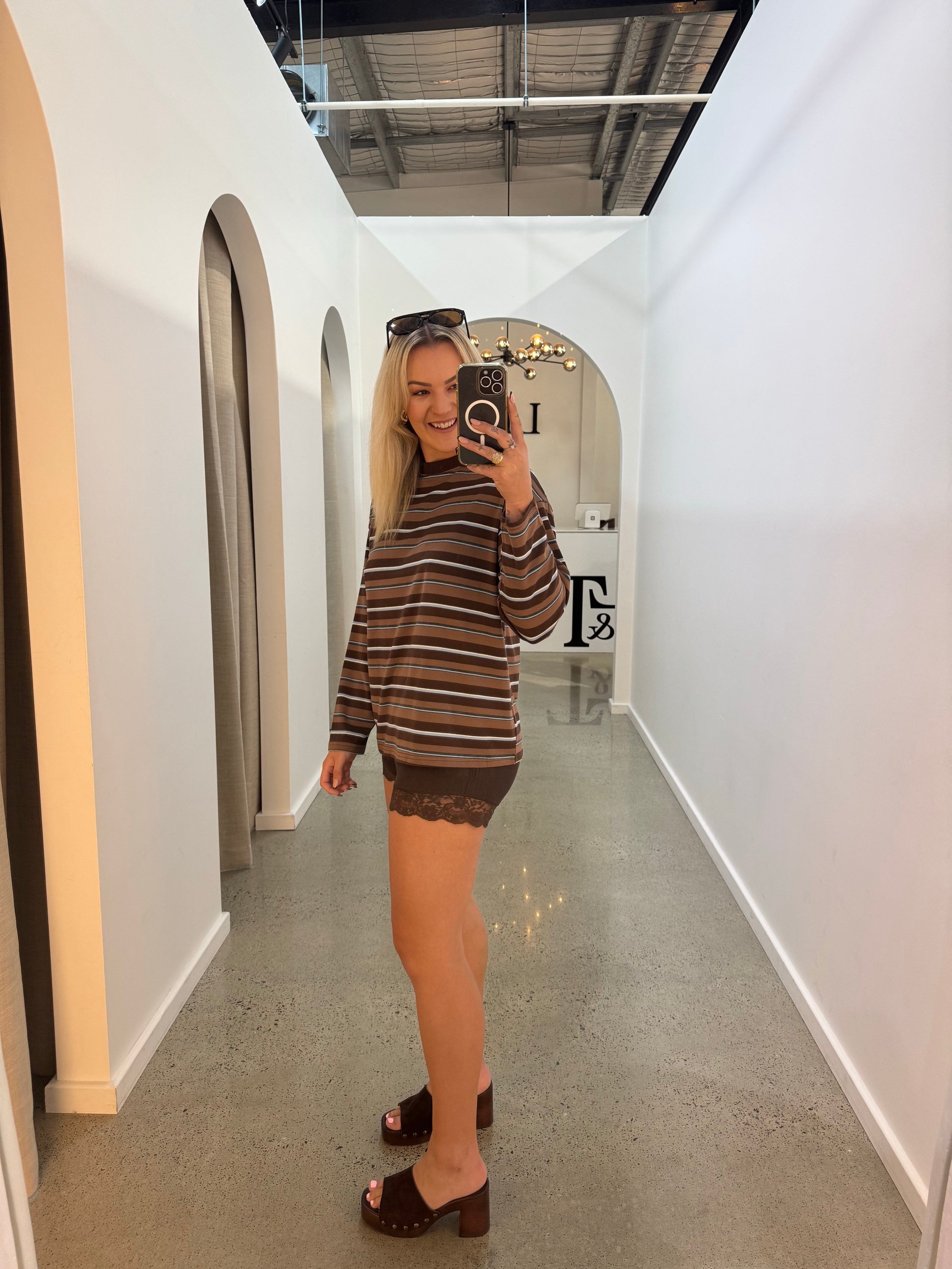 BY FRANKiE / CHOCOLATE CUPRO LACE SHORTS / 971-2