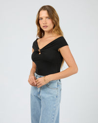 SILENT THEORY / ATLAS OFF SHOULDER TOP / BLACK / 60X5457