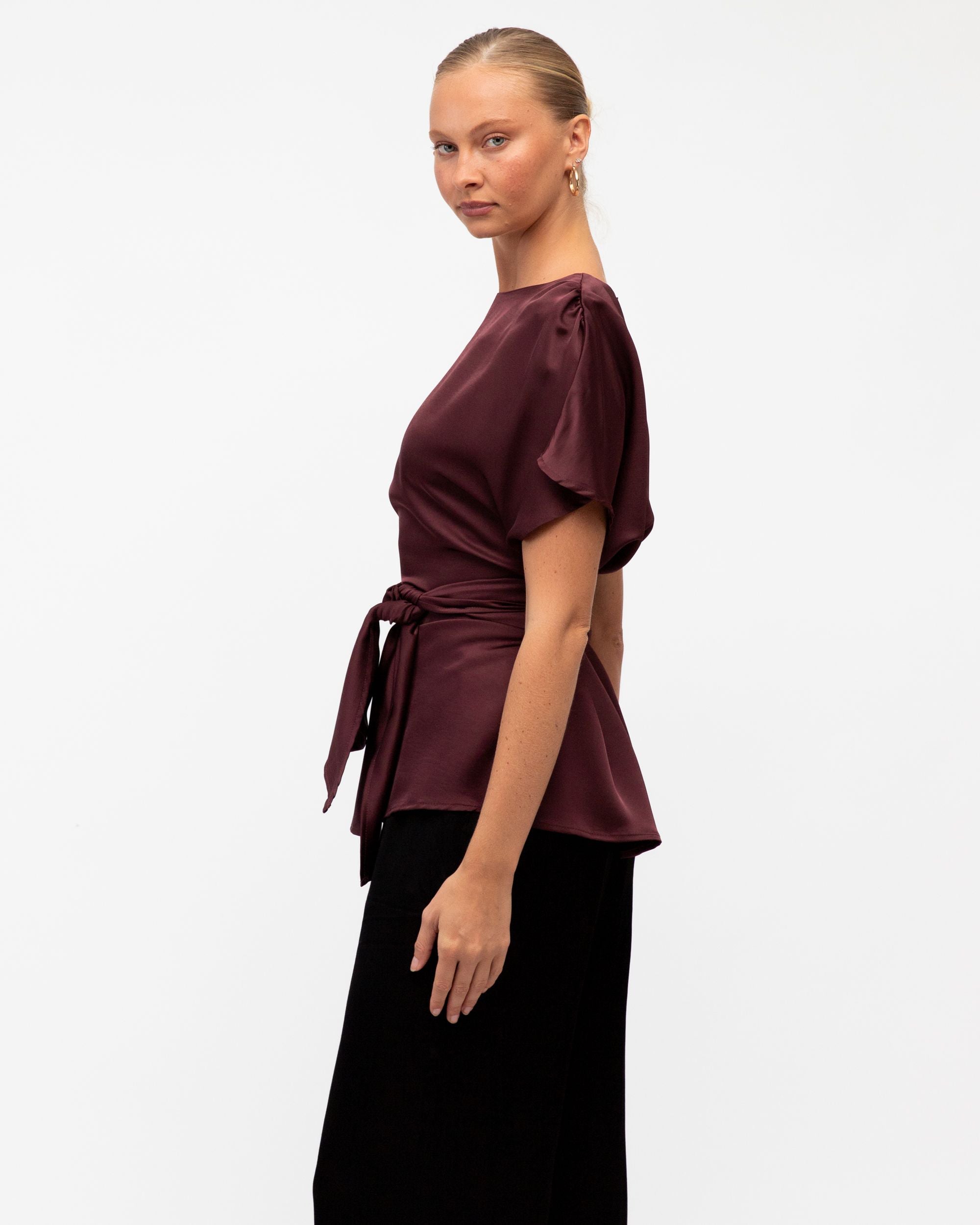 WHITE CLOSET / TAYLOR BLOUSE / TF11739