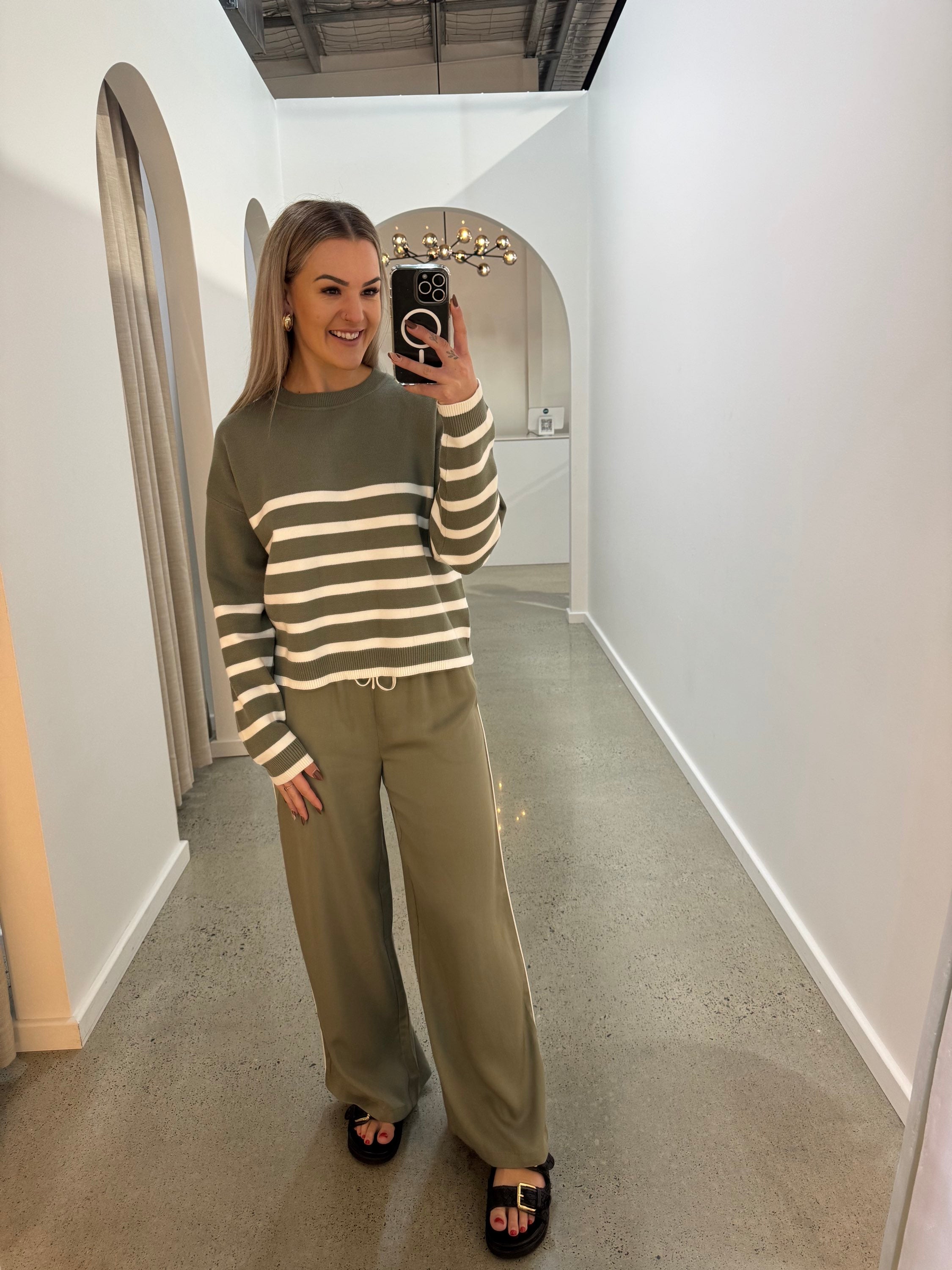 LITTLE LIES / LOTTIE PANTS / SAGE / M25042901