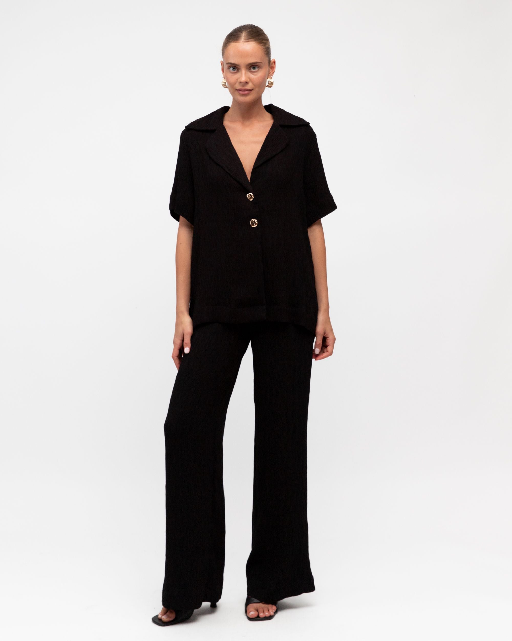 WHITE CLOSET / FRAN BLACK SHIRT / TF11541