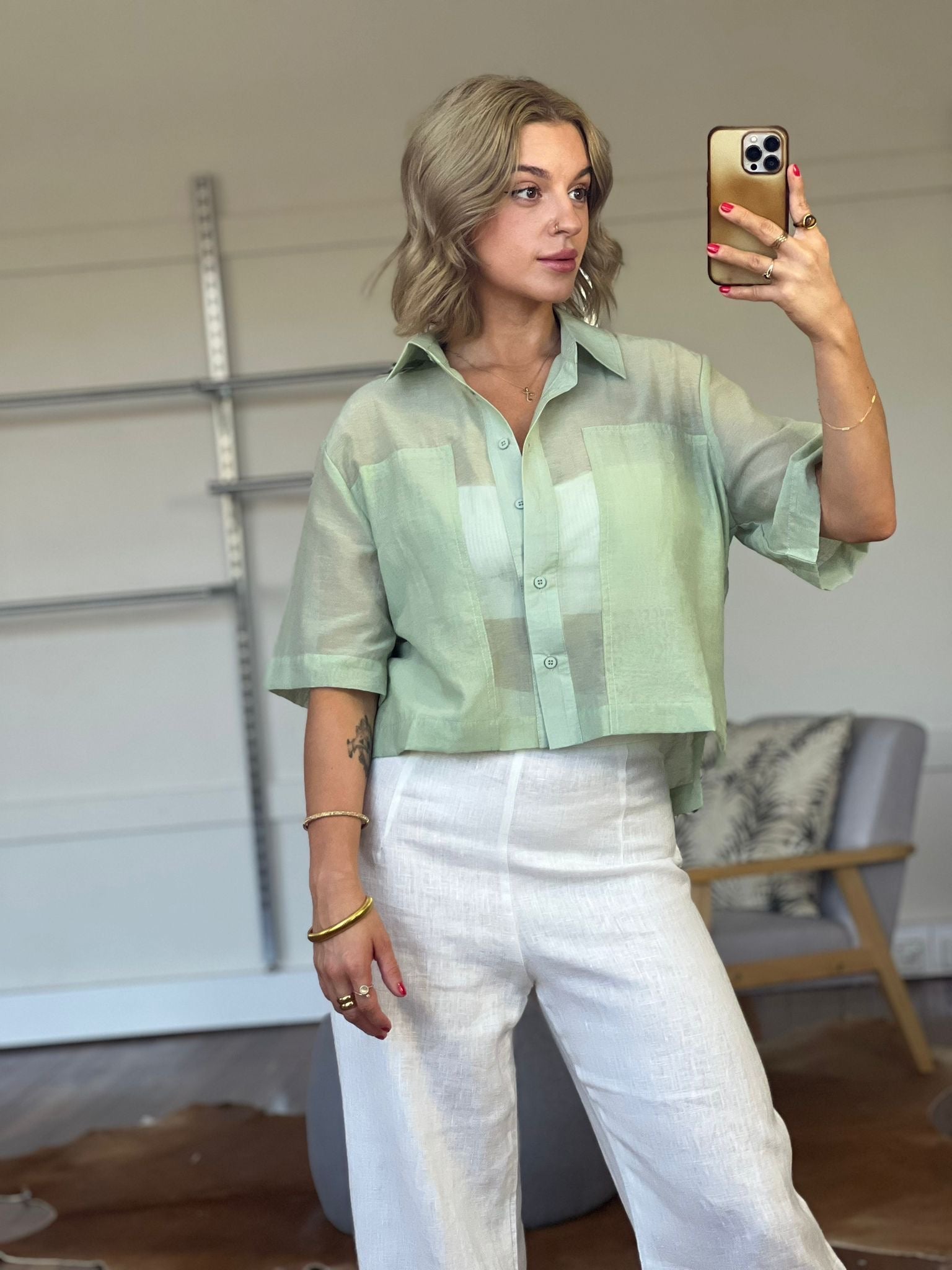 WHITE CLOSET/ GOODNESS SHIRT / TF11530
