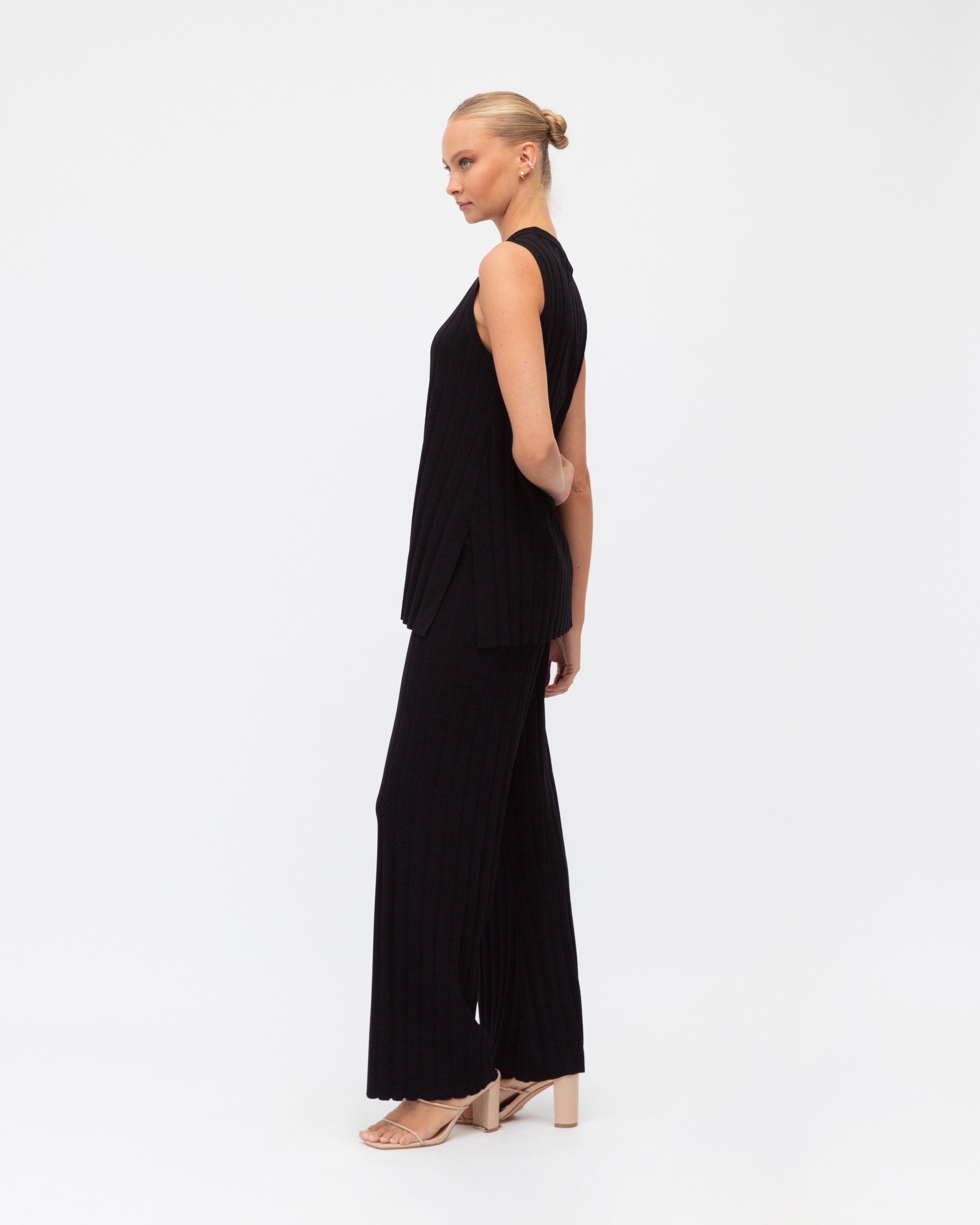 WHITE CLOSET / MIRAGE KNIT TOP / TF8531