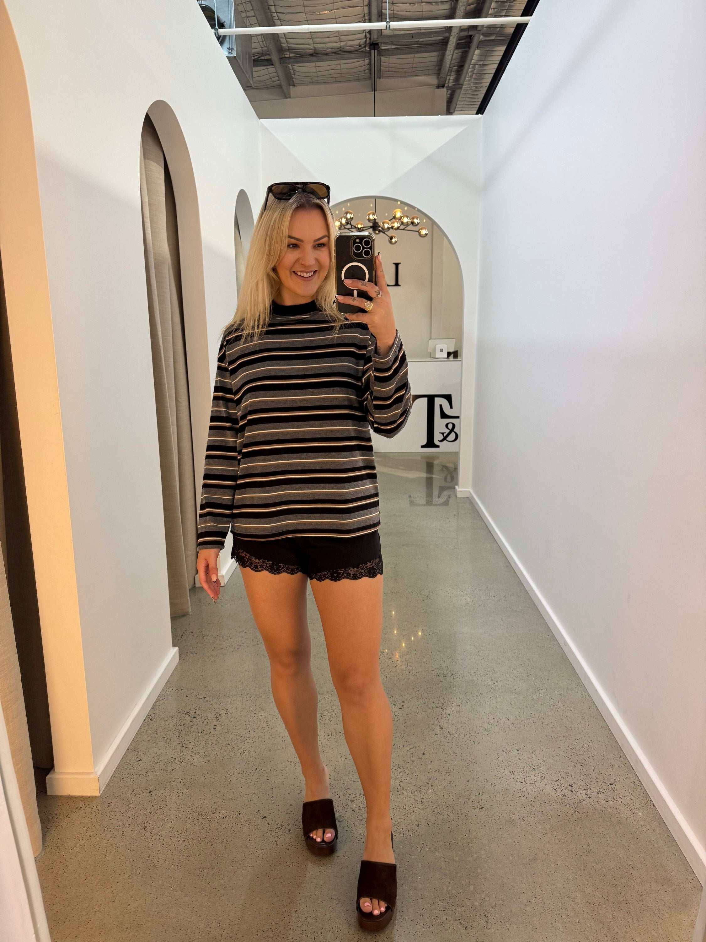 BY FRANKiE / BLACK CUPRO LACE SHORTs  / 971-1
