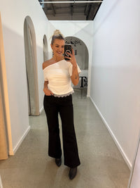 BY FRANKIE / WHITE OFF SHOULDER TEE / 202606