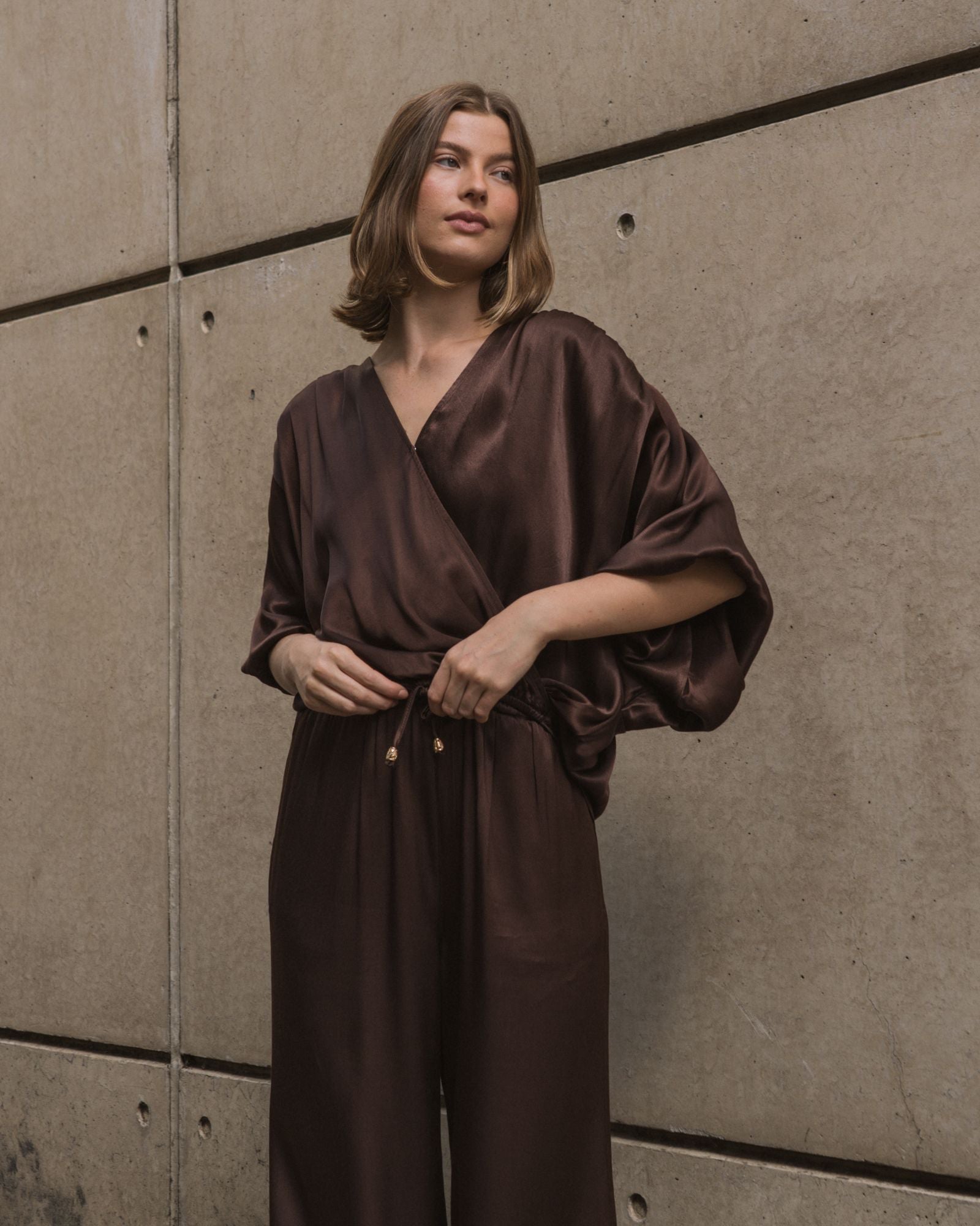 WHITE CLOSET / HERA CROSSOVER TOP / CHOCOLATE / TF7205-100