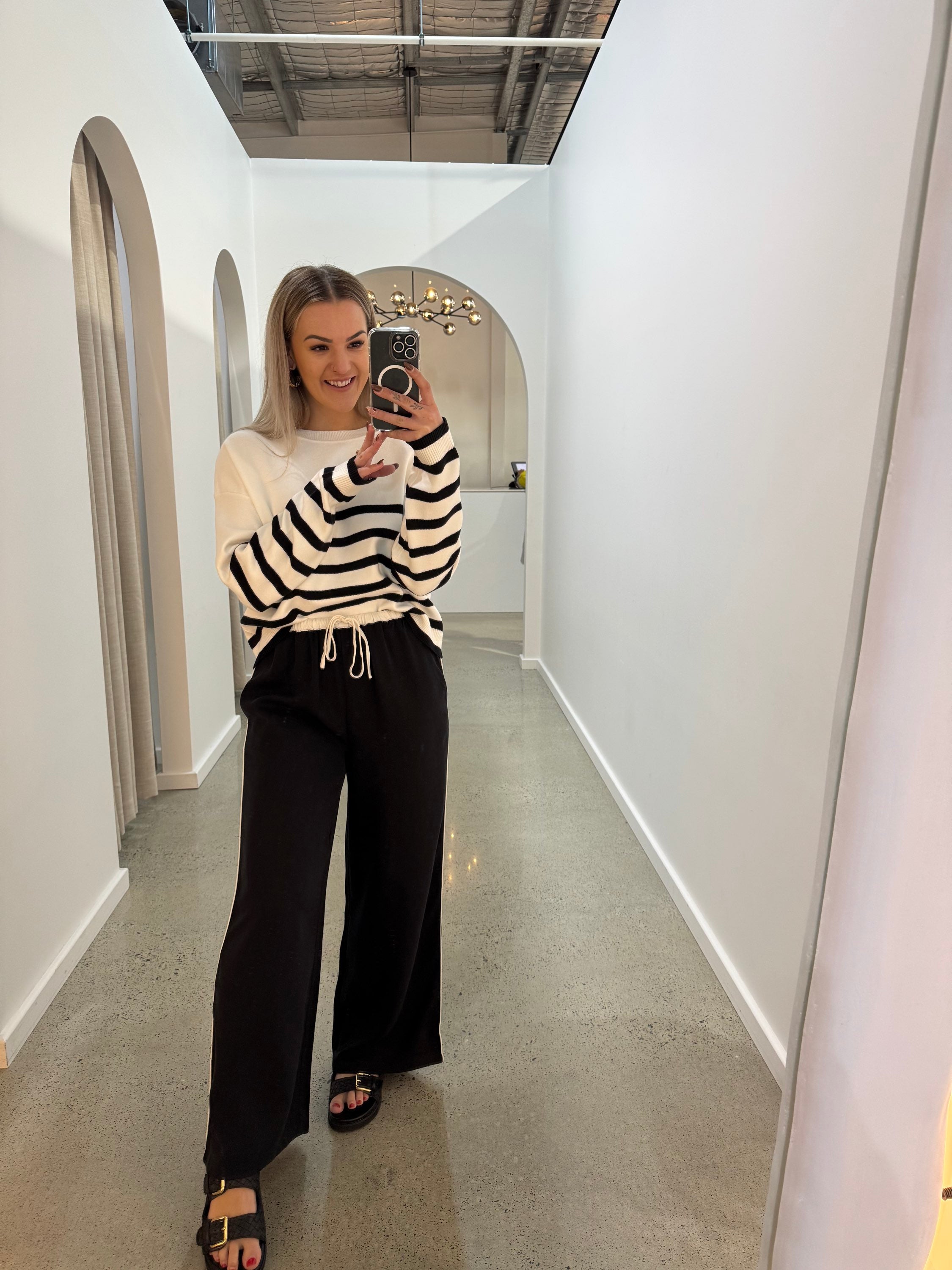 LITTLE LIES / LOTTIE TOP / BLACK / K25012210