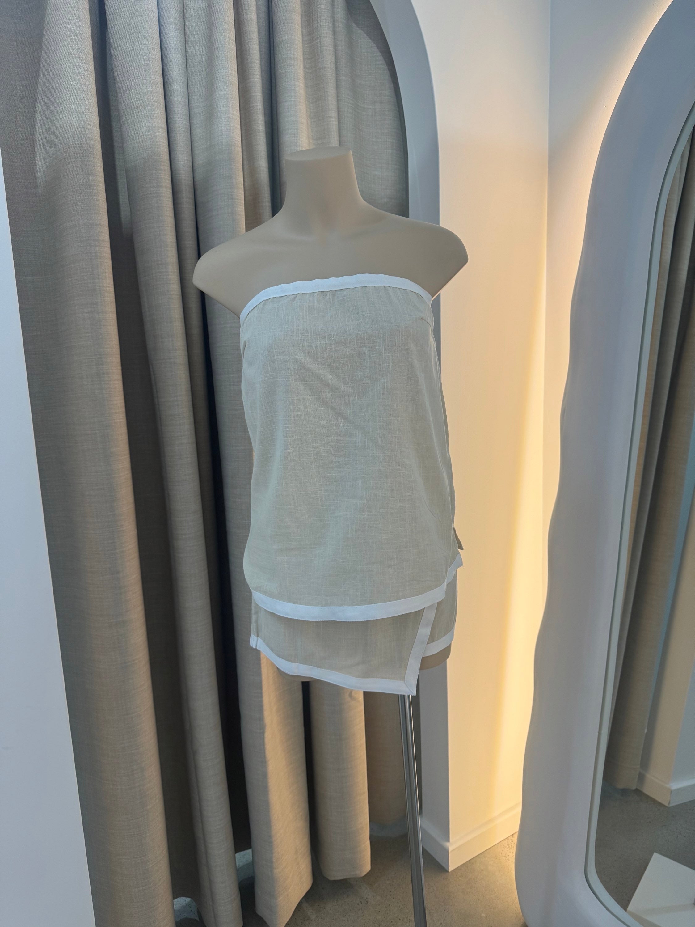 BY FRANKIE / CANDY STRAPLESS TOP