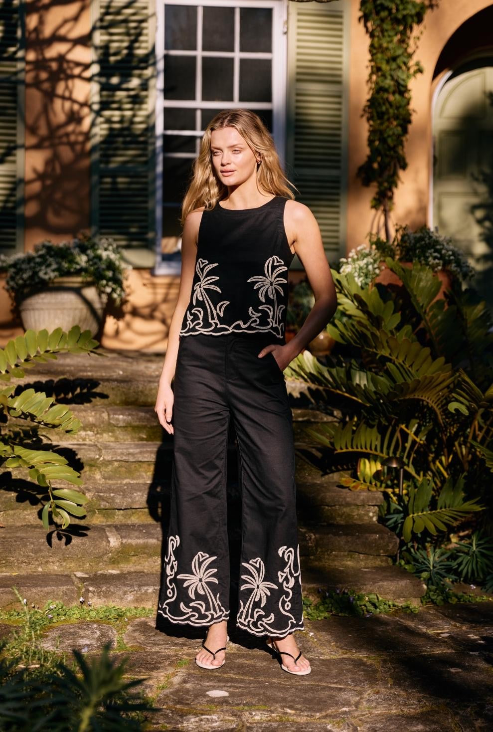LITTLE LIES / PALM TOP BLACK / R25072504