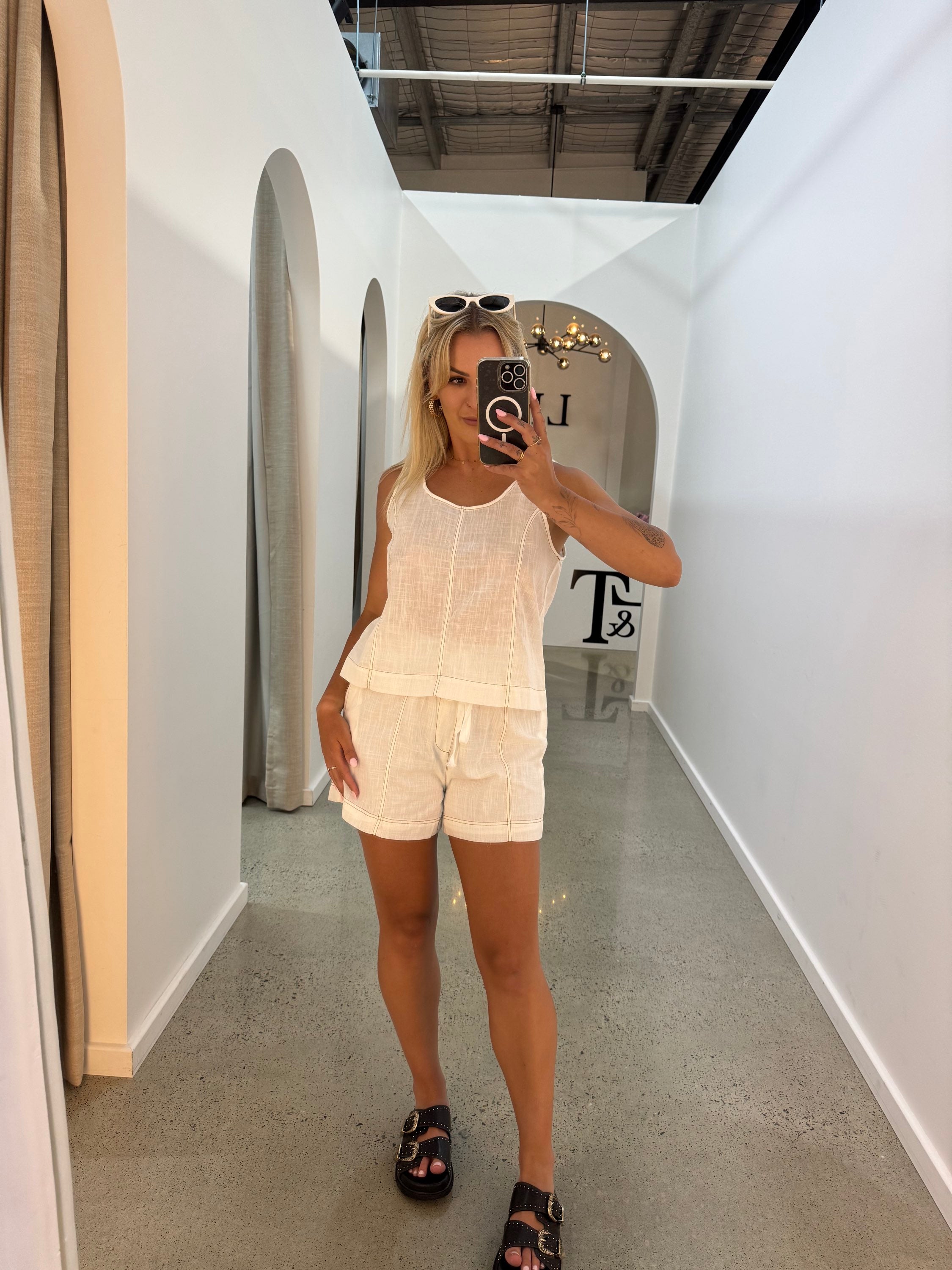 BY FRANKIE / WHITE TOP STITCHED / 79-2