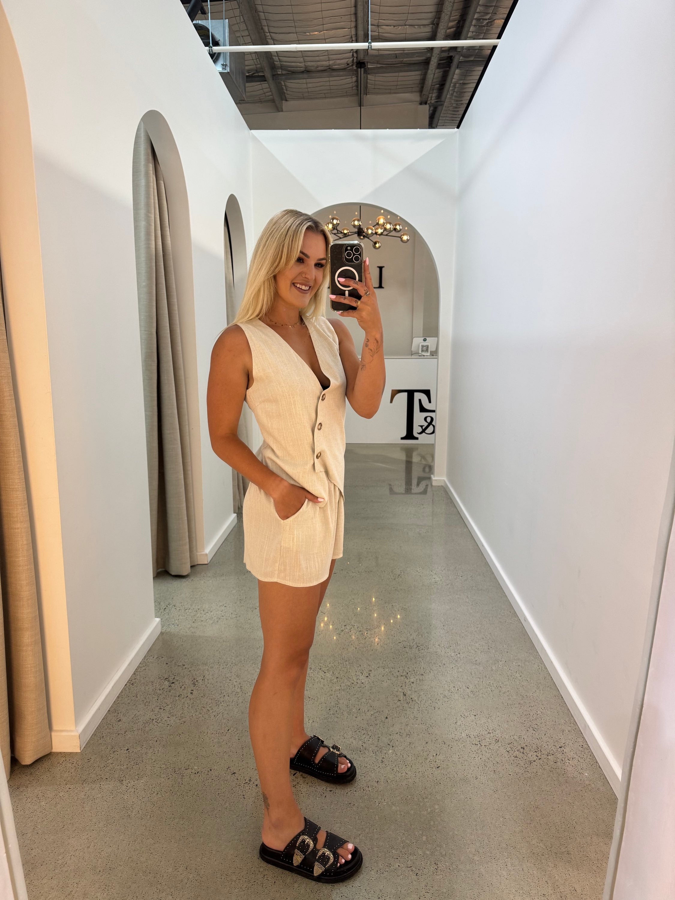 BY FRANKIE / ASY OATMEAL SHORTS / 53-5