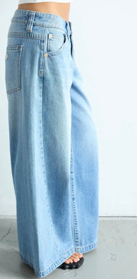 ABRAND / 99 LOW RISE SUPER BAGGY JODY /A62J43
