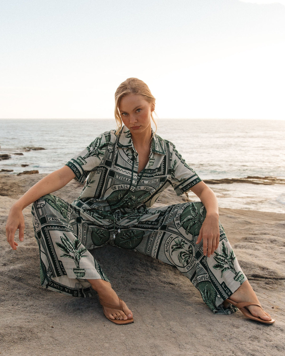 WHITE CLOSET / EXOTIC TROPICS SHIRT / TFE11523