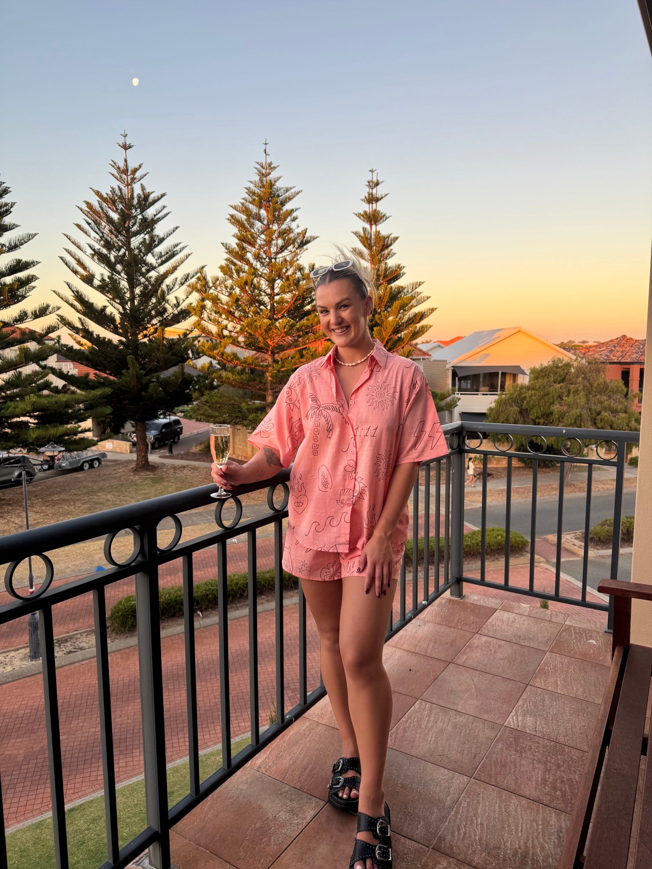 BY FRANKIE / PEACH SHORTS / 10-10
