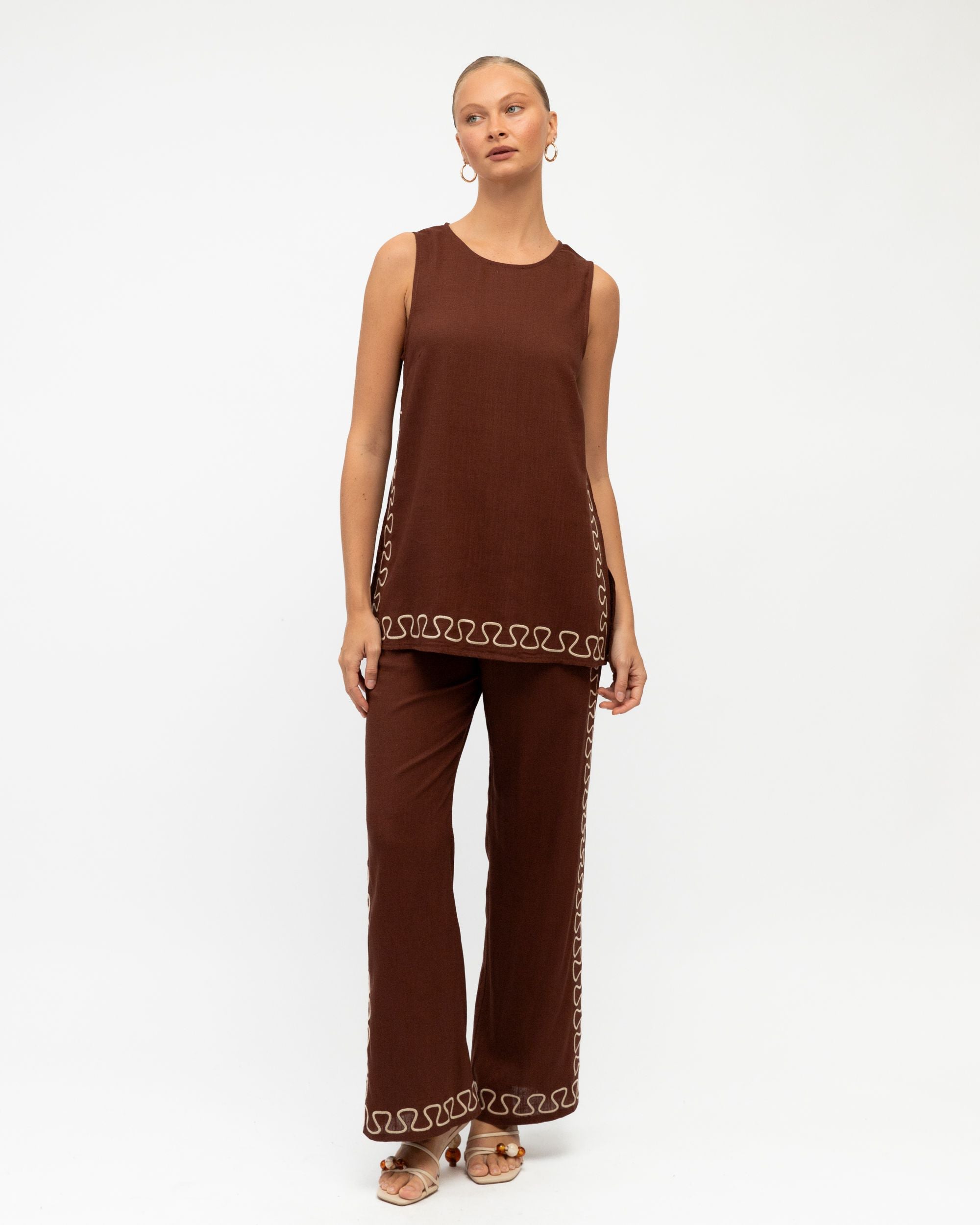 WHITE CLOSET / VARGA TOP / TF11649