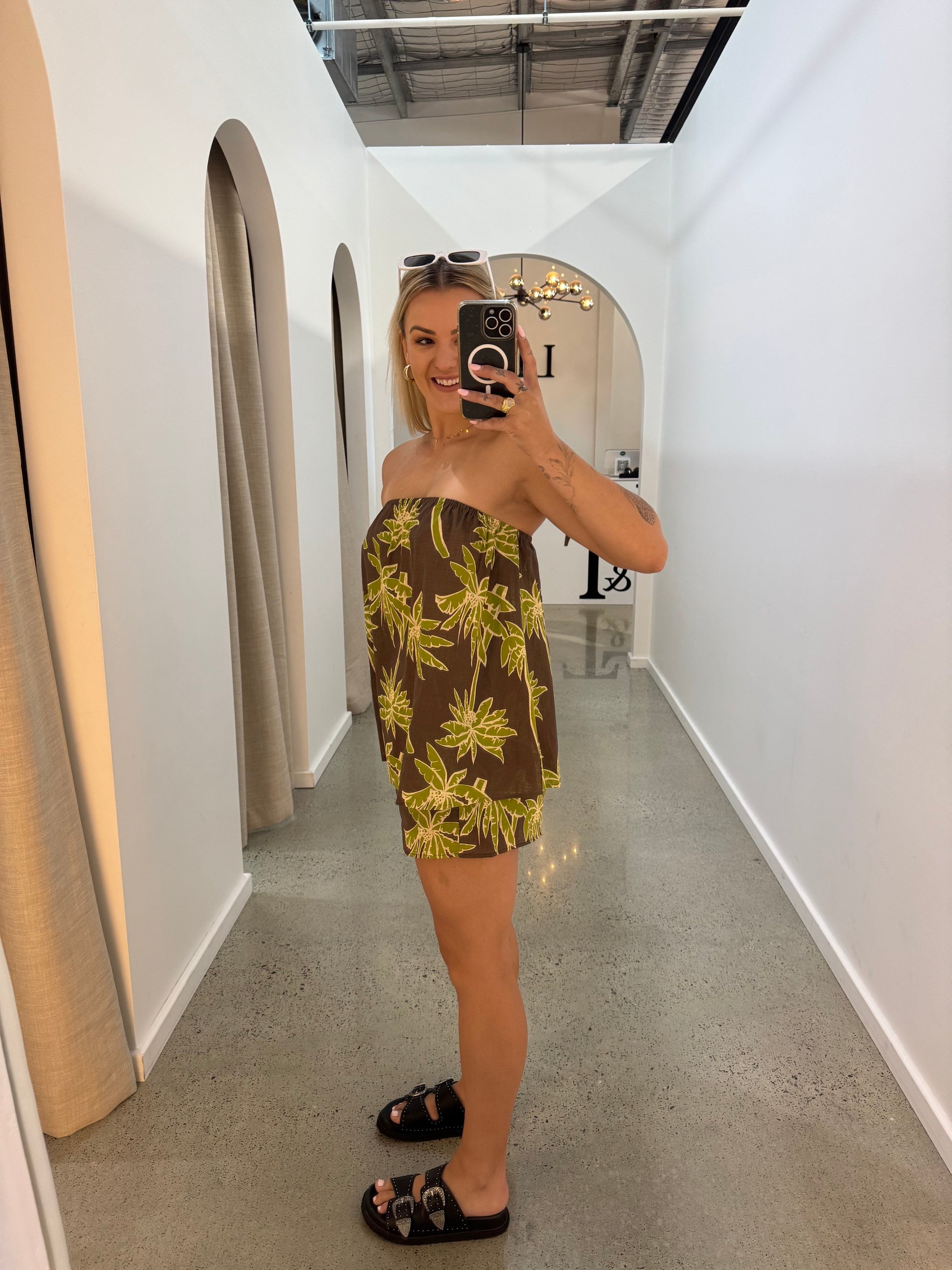 BY FRANKIE / CHOC - GREEN PALMA SHORTS / 739-18