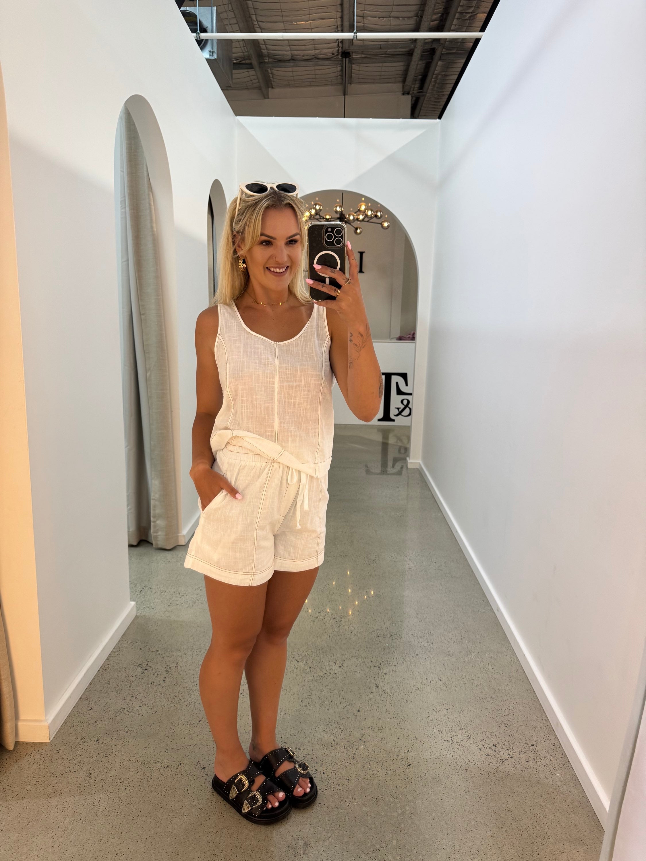 BY FRANKIE / WHITE TOP STITCHED / 79-2