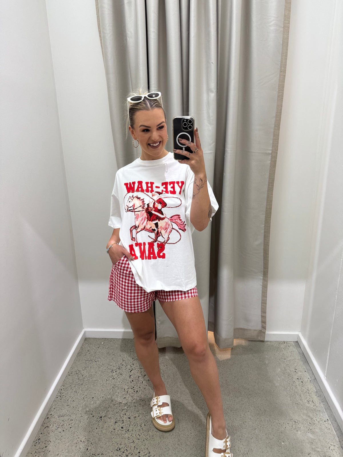 BY FRANKIE / YEE-HAW SANTA SHORTS / 610-10