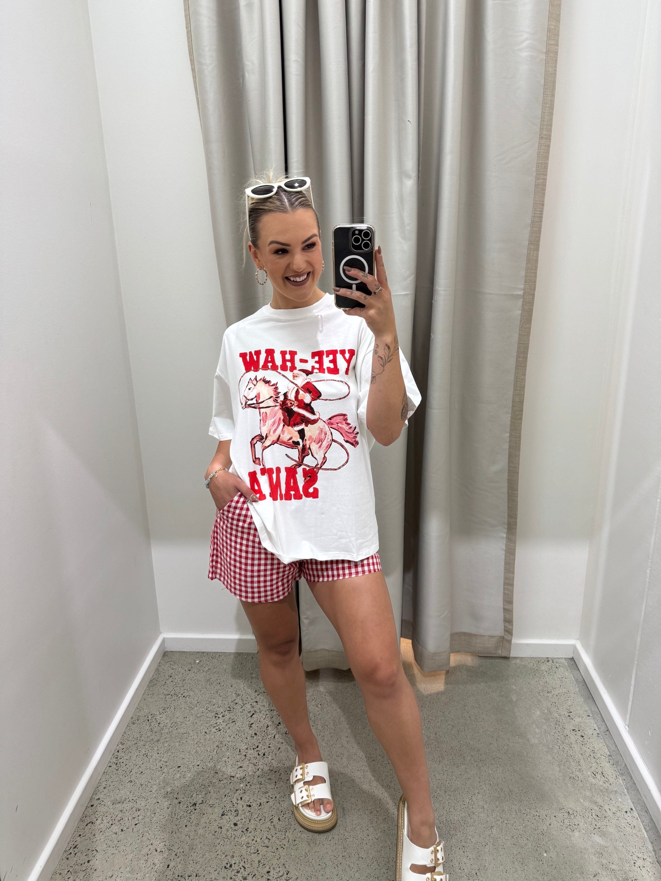 BY FRANKIE / YEE-HAW SANTA SHORTS / 610-10