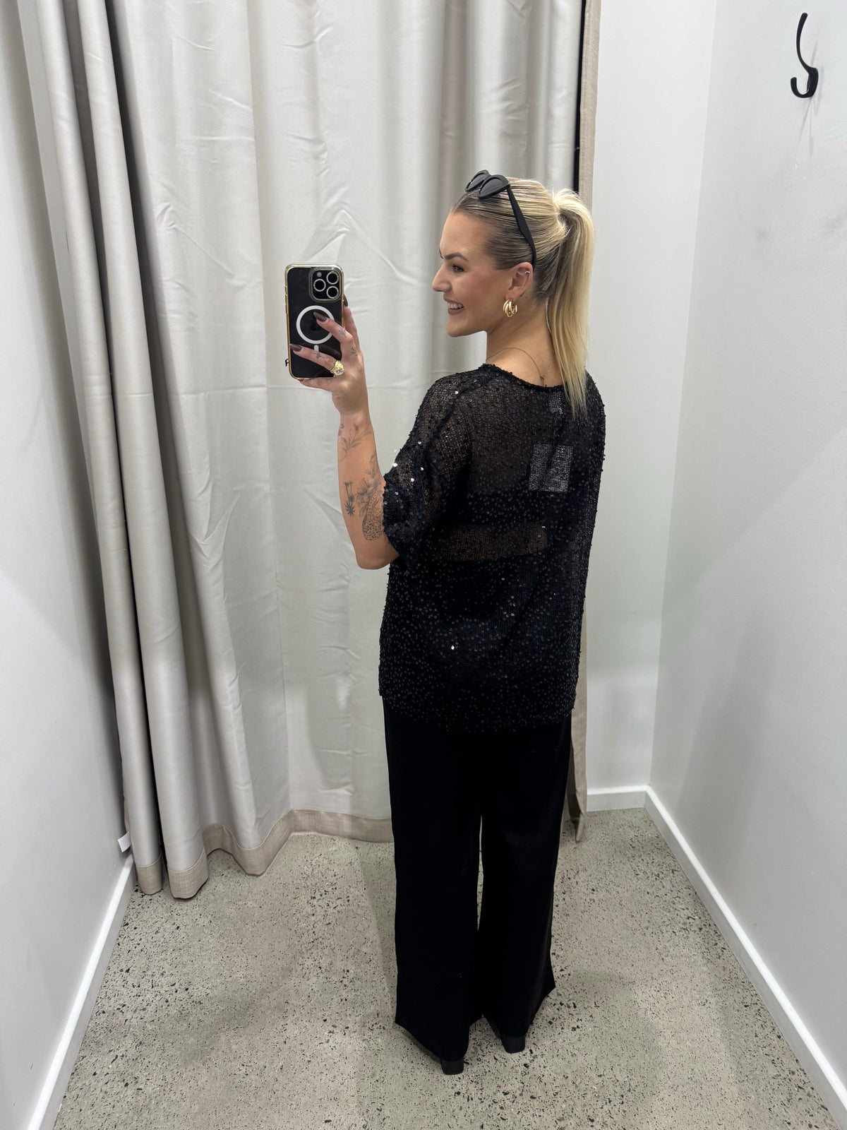 BY FRANKIE / BLACK SEQUINS TOP / 985-3