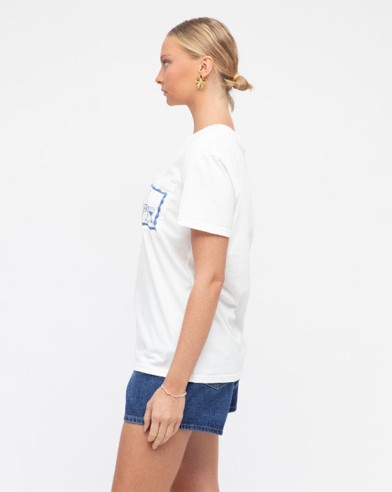 Vino Tee