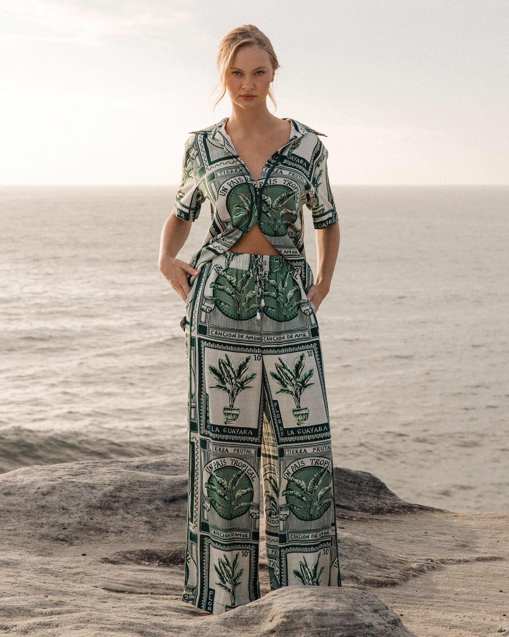 WHITE CLOSET / EXOTIC TROPICS SHIRT / TFE11523