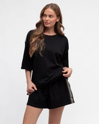 EBBY & I / STRAIGHT UP THE LINE TEE / BLACK / VV11531
