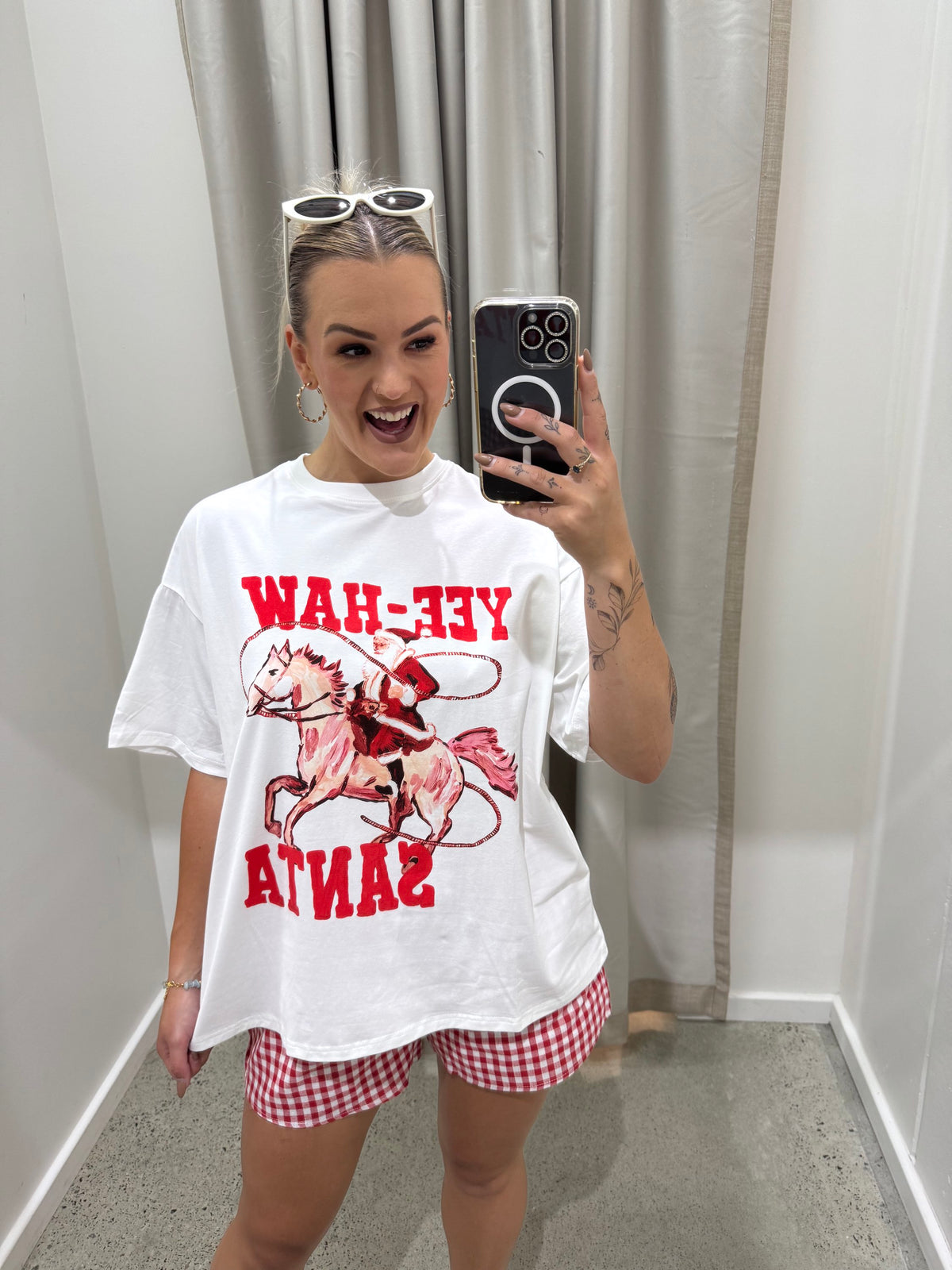 BY FRANKIE / YEE-HAW SANTA SHORTS / 610-10