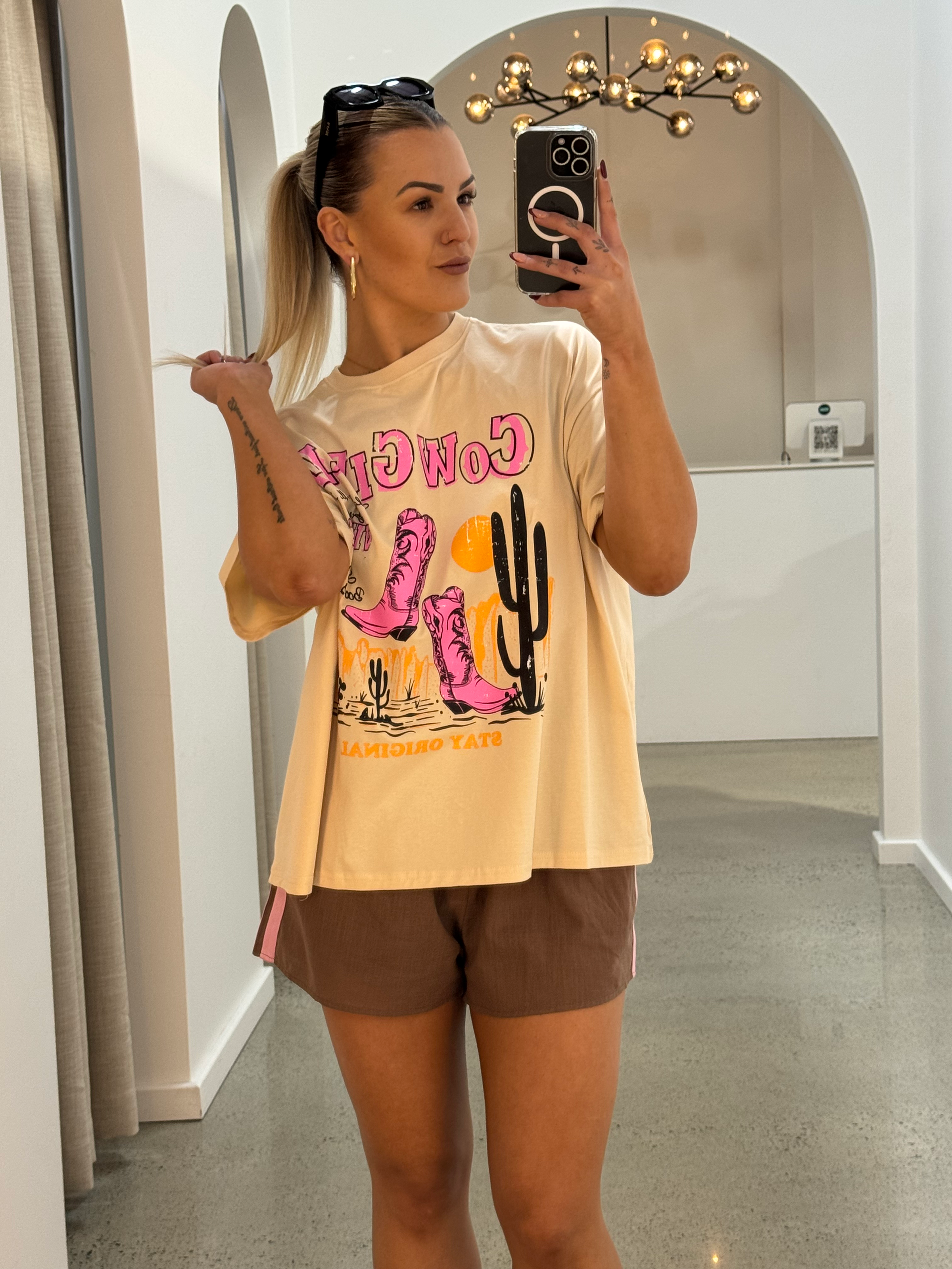 BY FRANKIE / COWGIRL VIBES TEE / 499-1