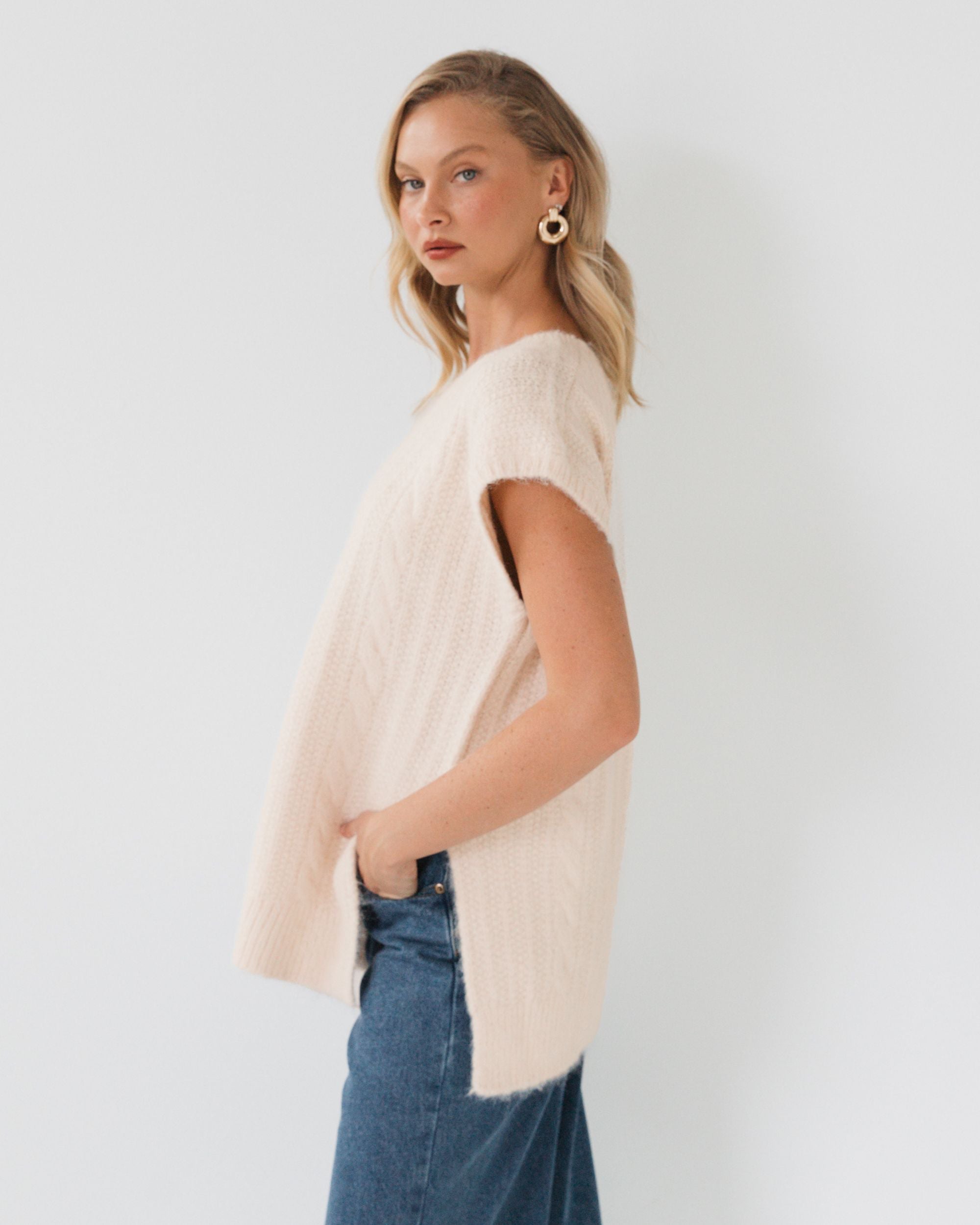 WHITE CLOSET / LIXUE KNIT TOP / CREAM / TF11622